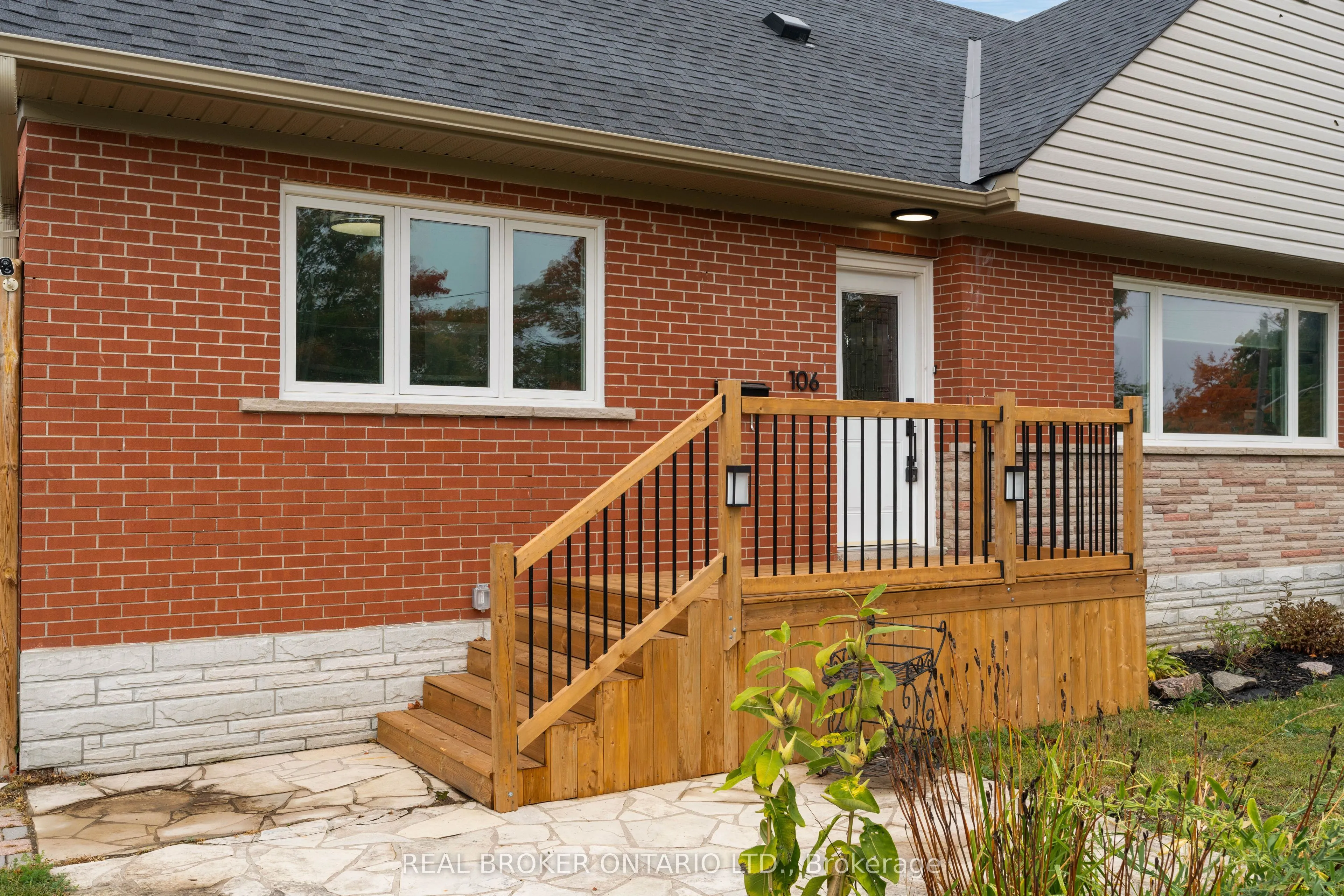 106 Brant Street