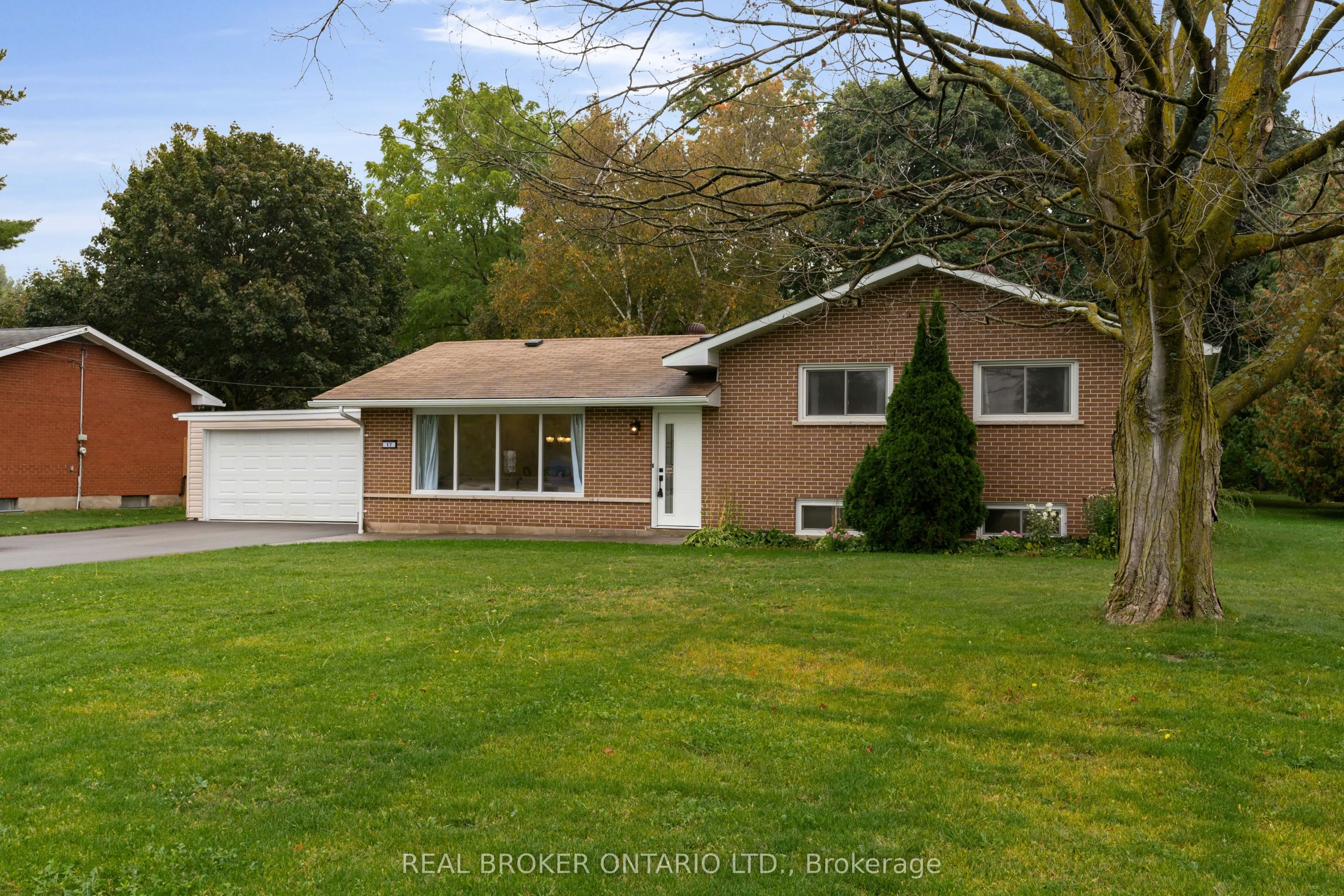 17 Locke Avenue