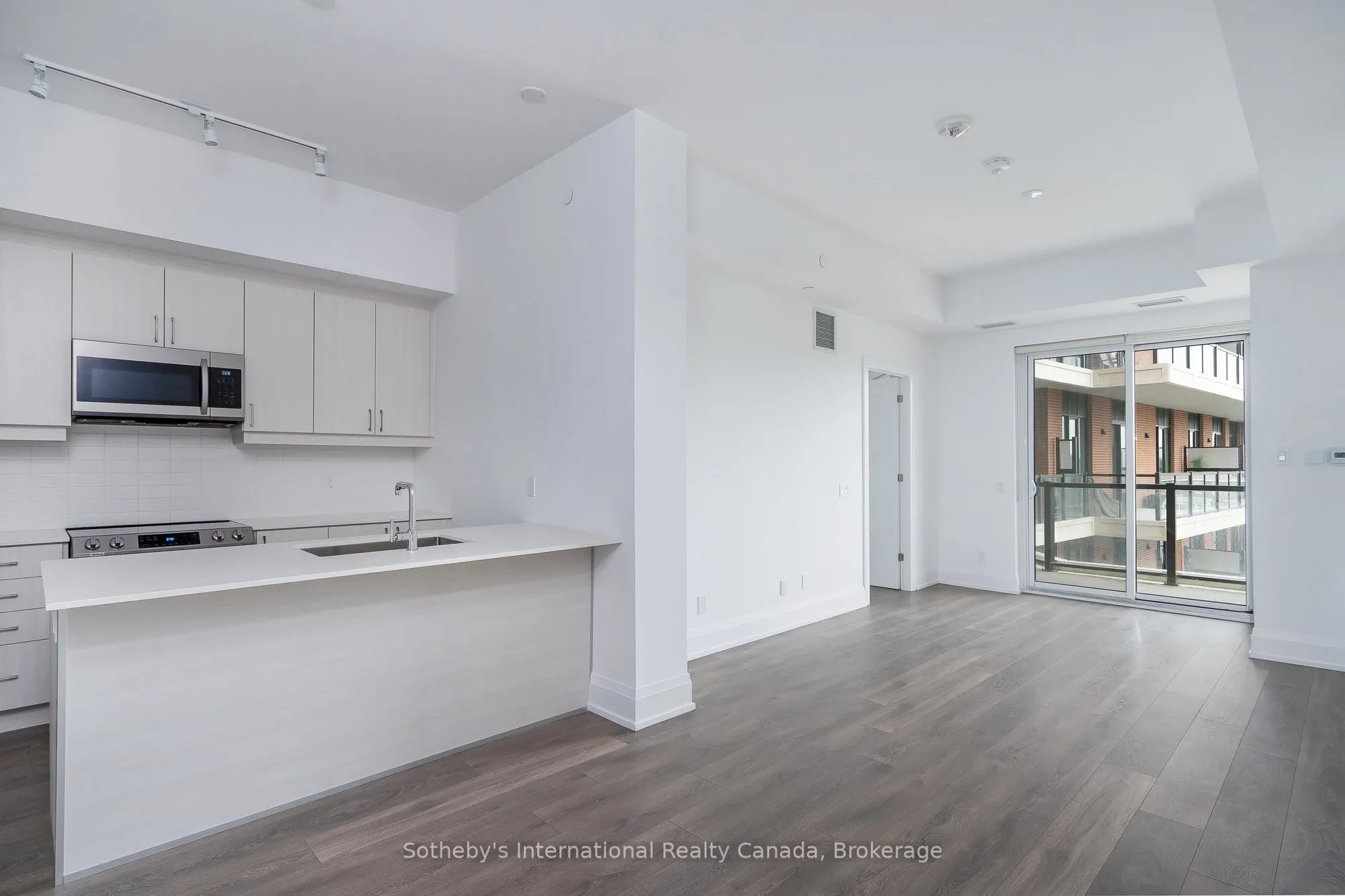 1 HUME Street, #301