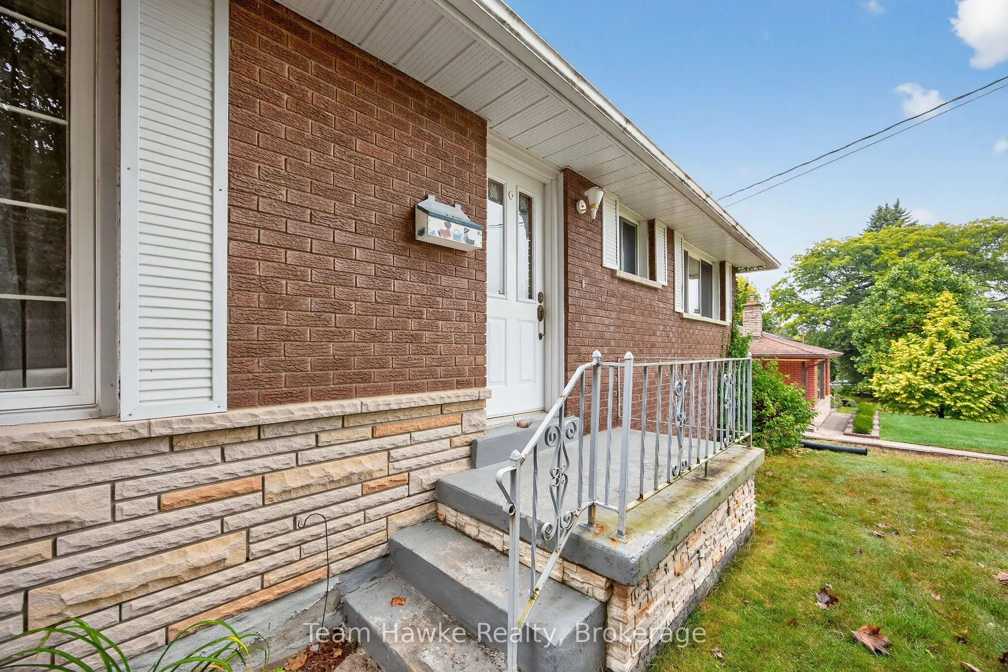 558 Russell Street