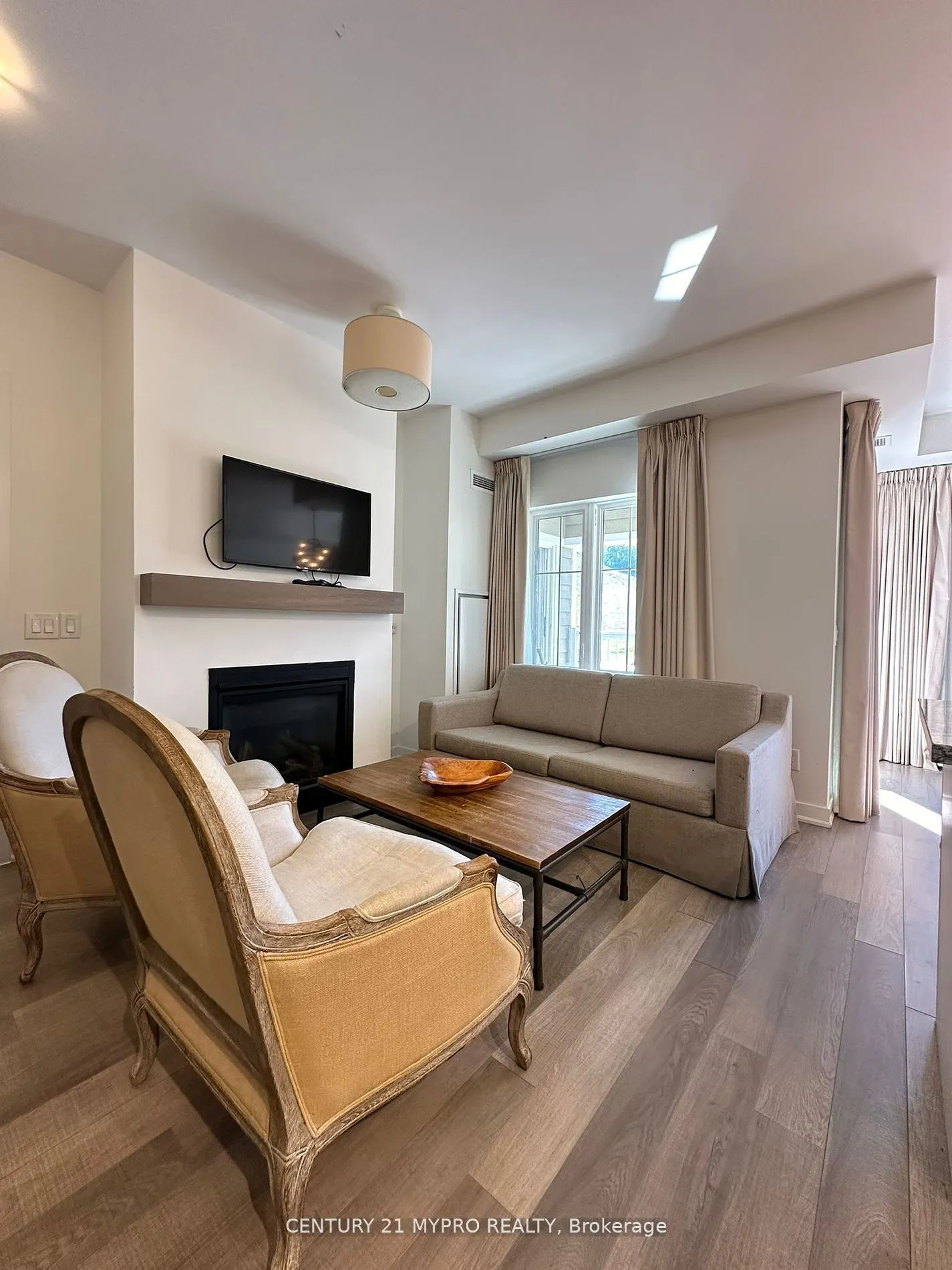 40 Horseshoe Boulevard, #402