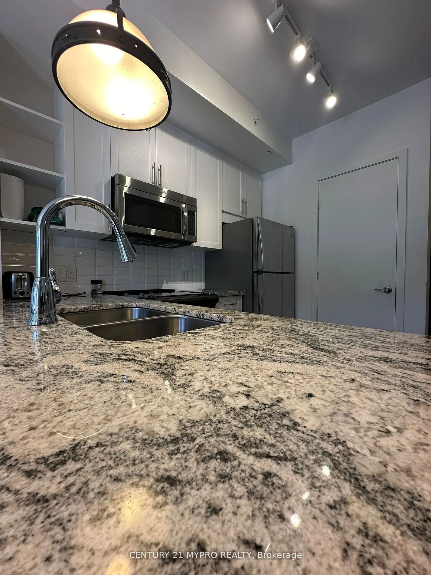 40 Horseshoe Boulevard, #402