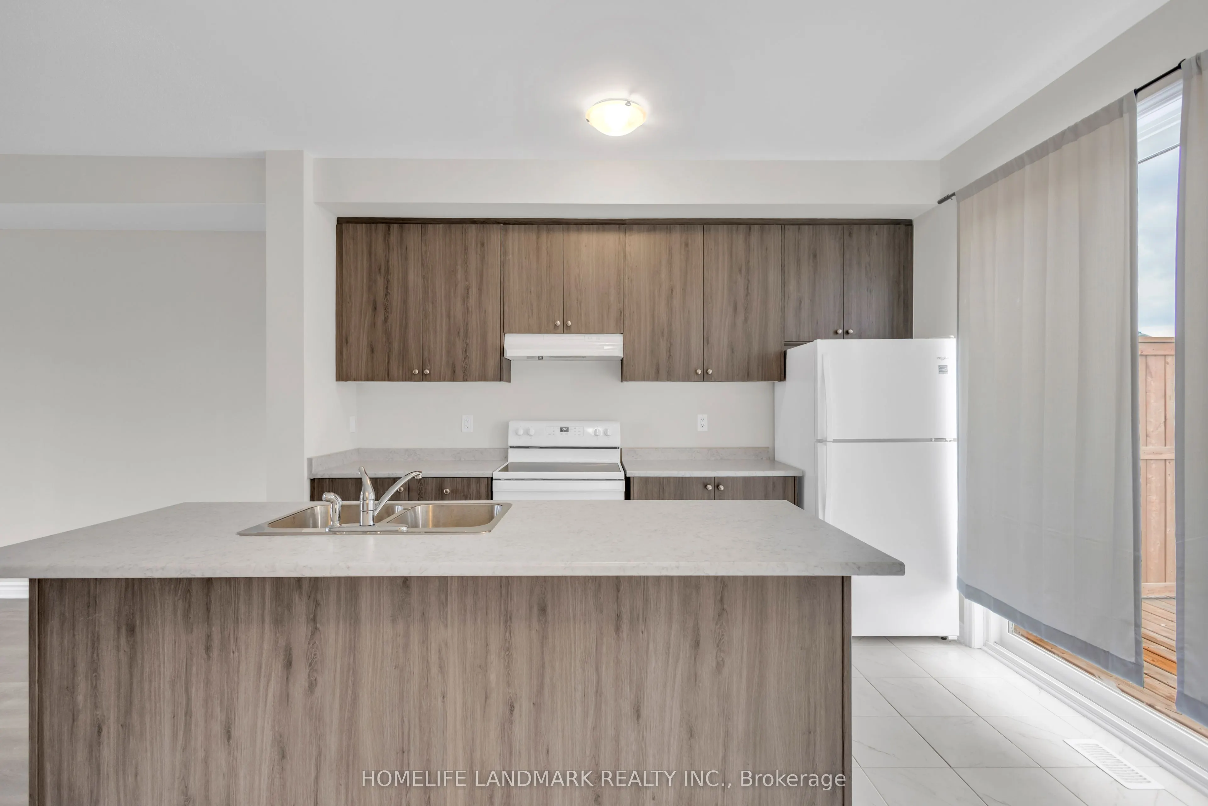 6 Spencer Boulevard