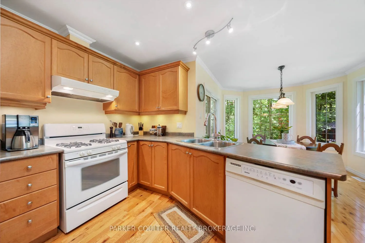 29 Robert Boulevard