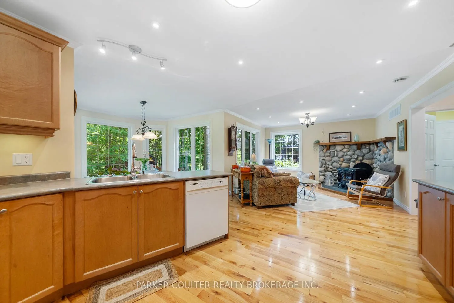 29 Robert Boulevard