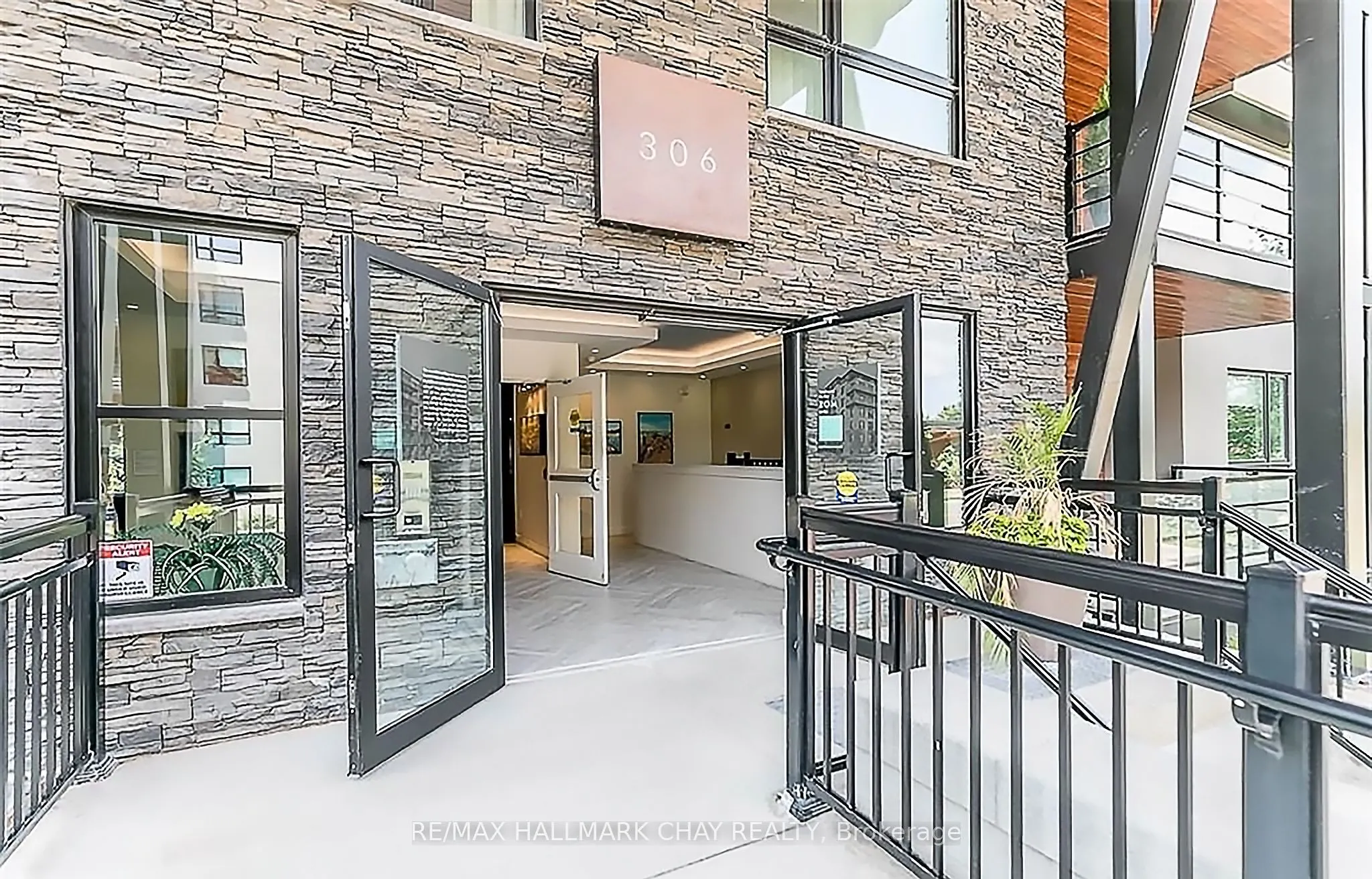306 Essa Road, #302