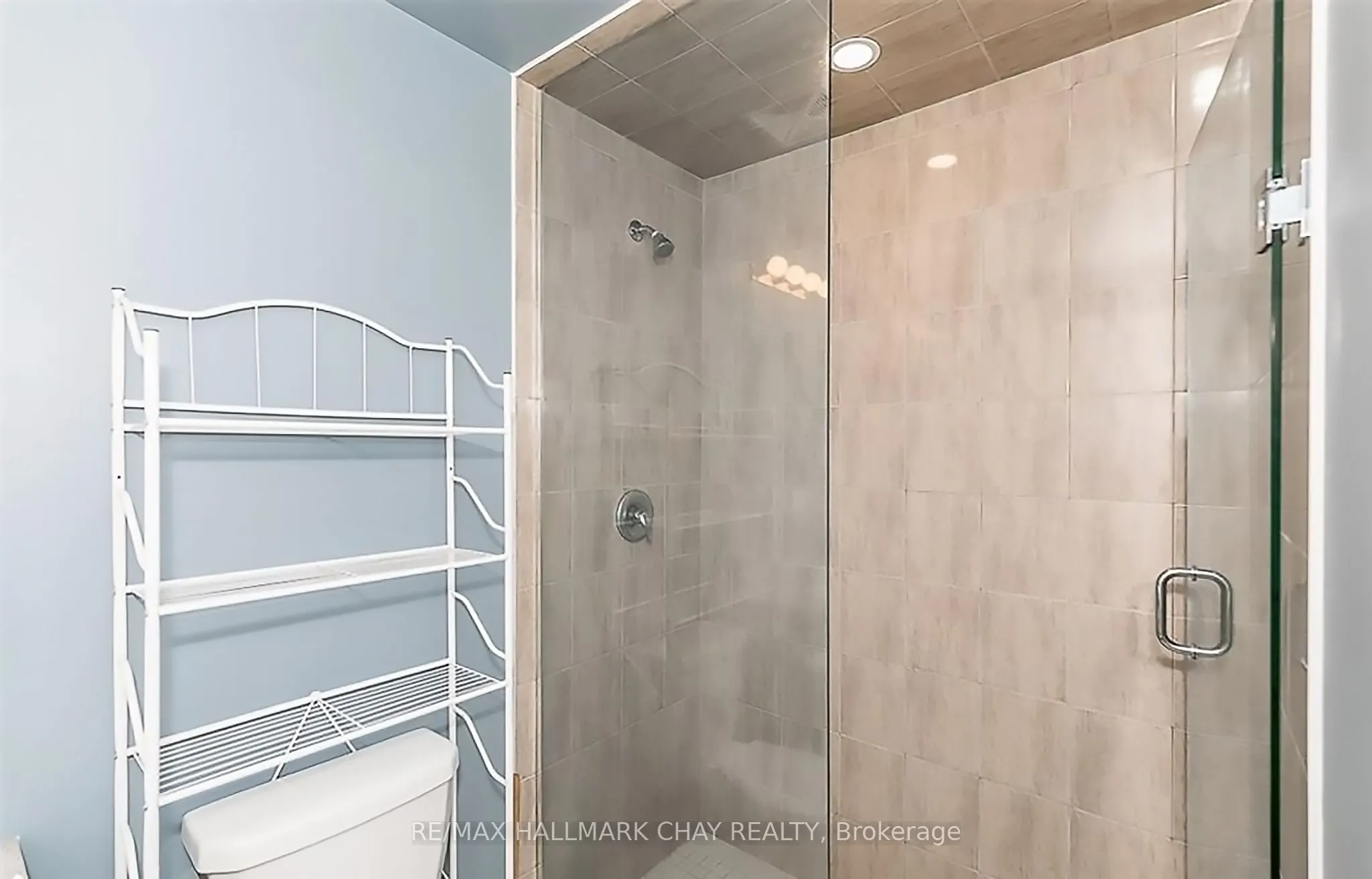 306 Essa Road, #302