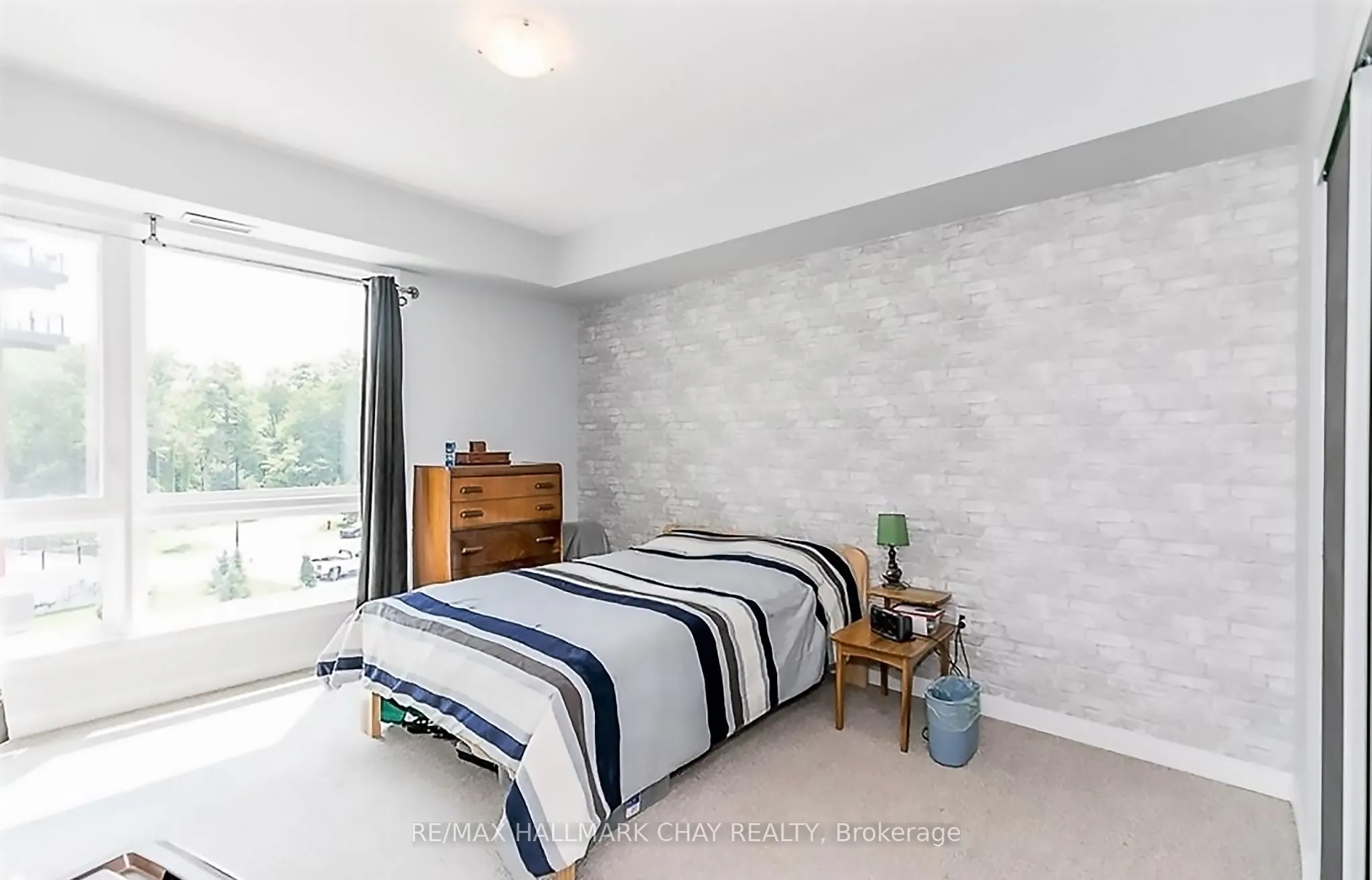 306 Essa Road, #302