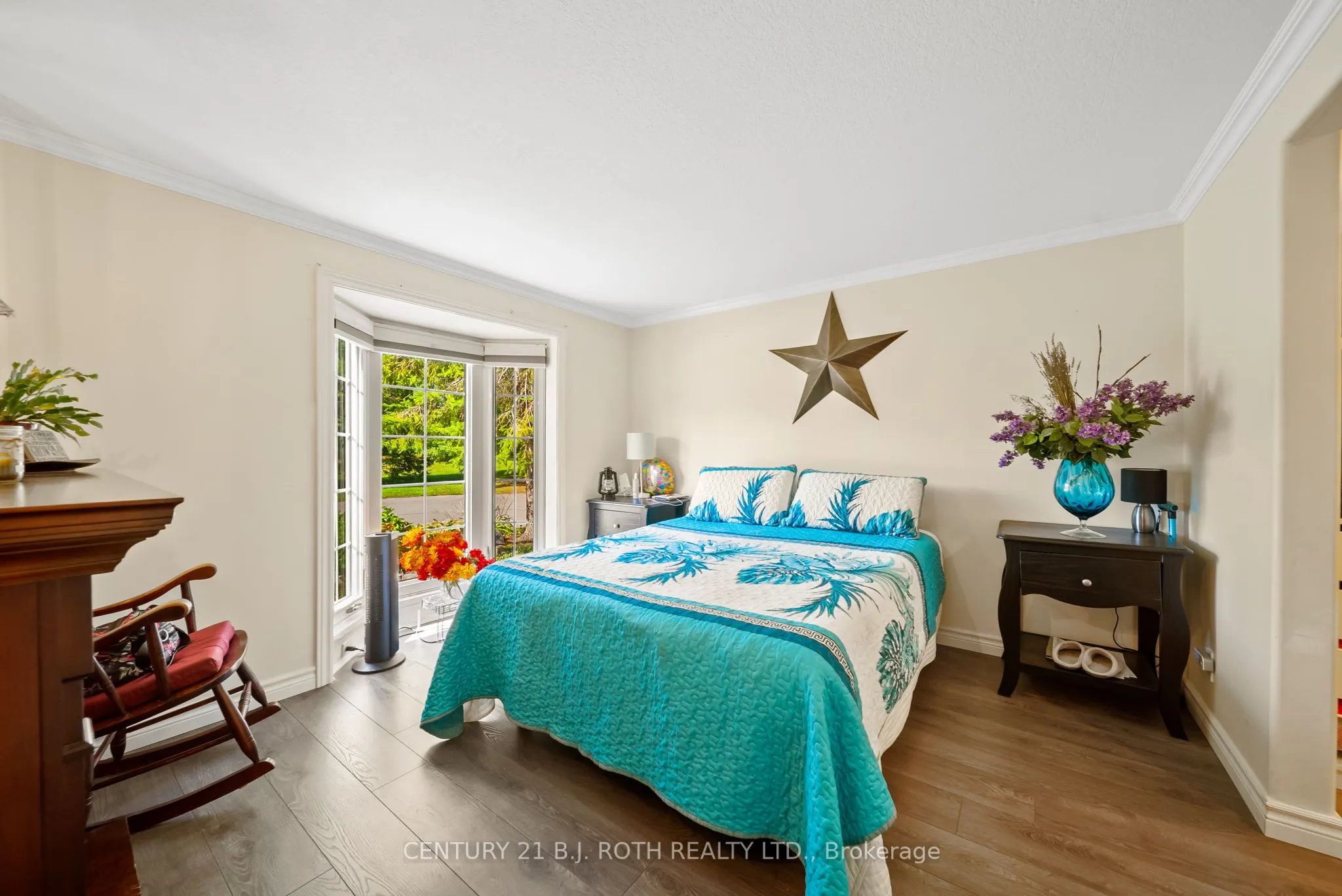 1 MAPLE Crescent