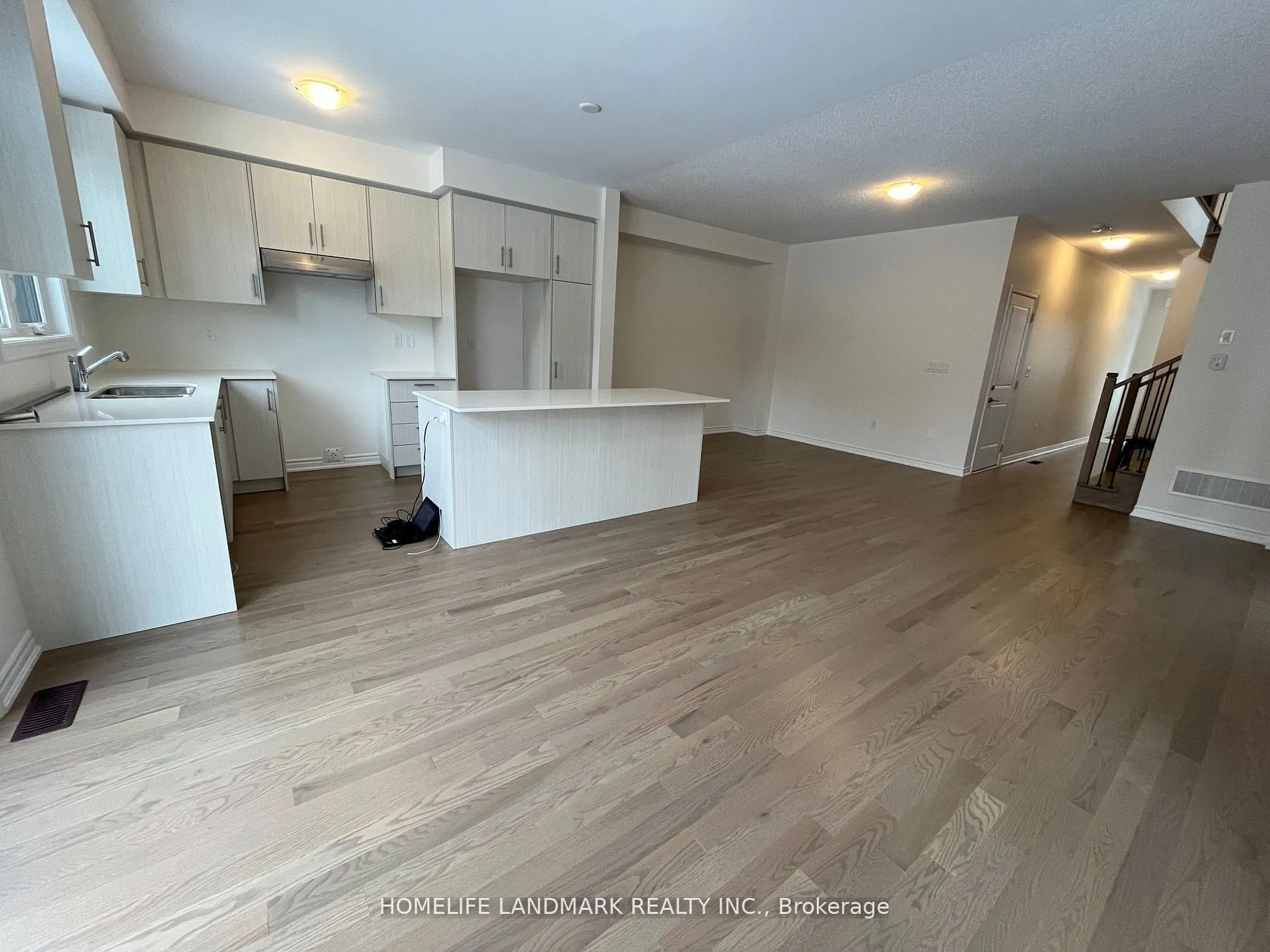85 Phoenix Boulevard