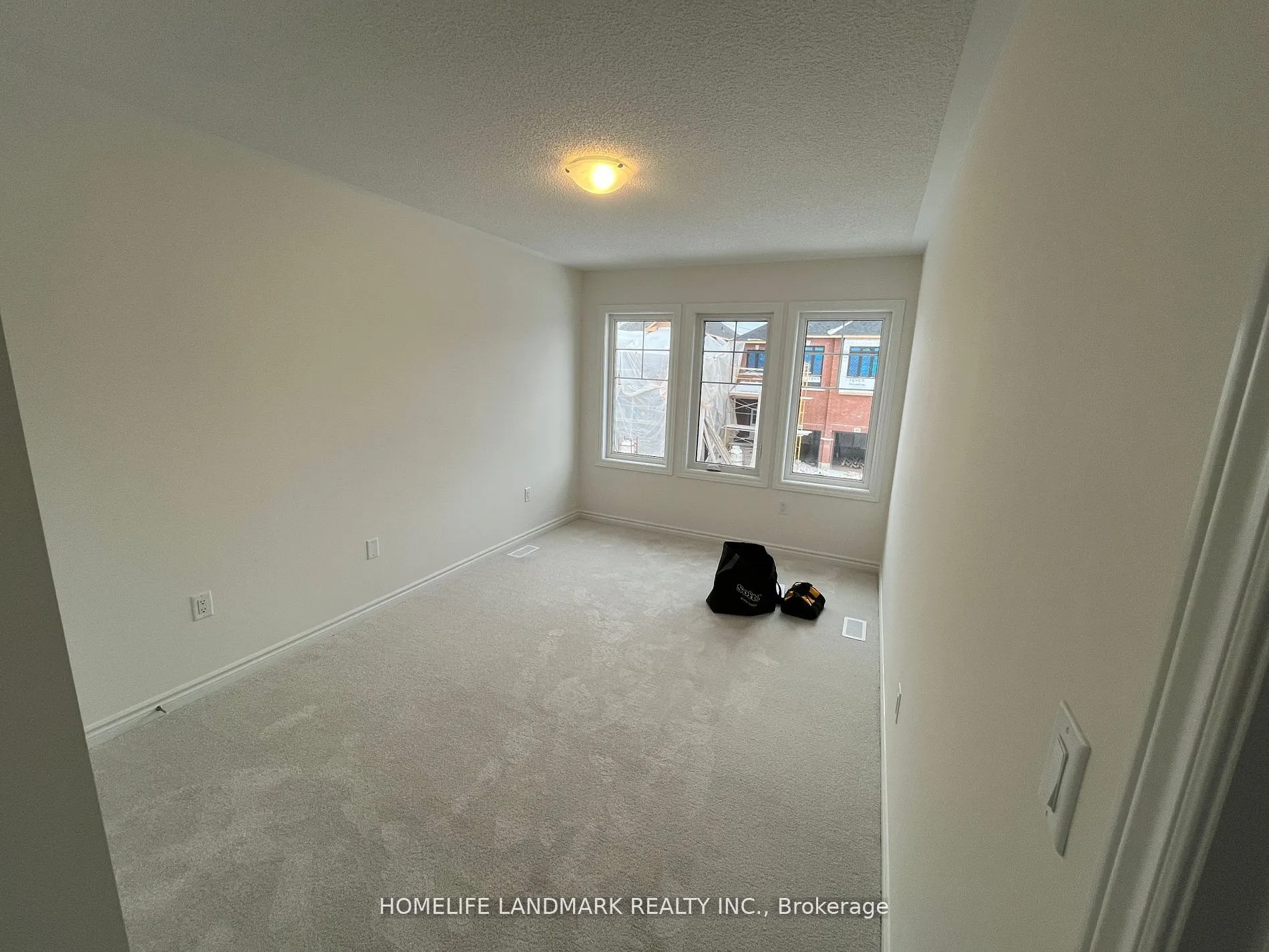 85 Phoenix Boulevard