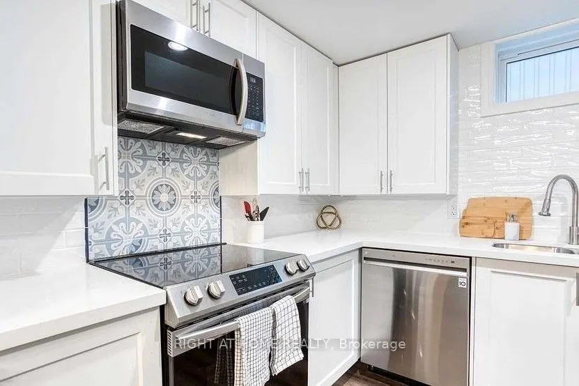182 Cundles Road W, #Lower