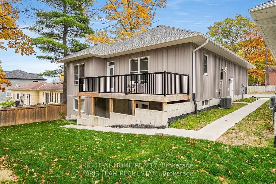 182 Cundles Road W, #Lower