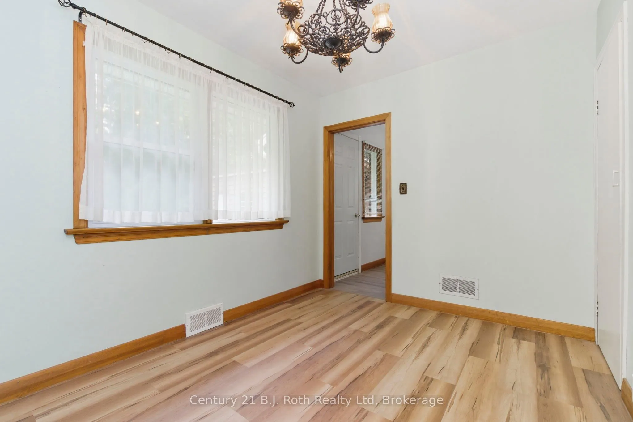 639 Yonge Street