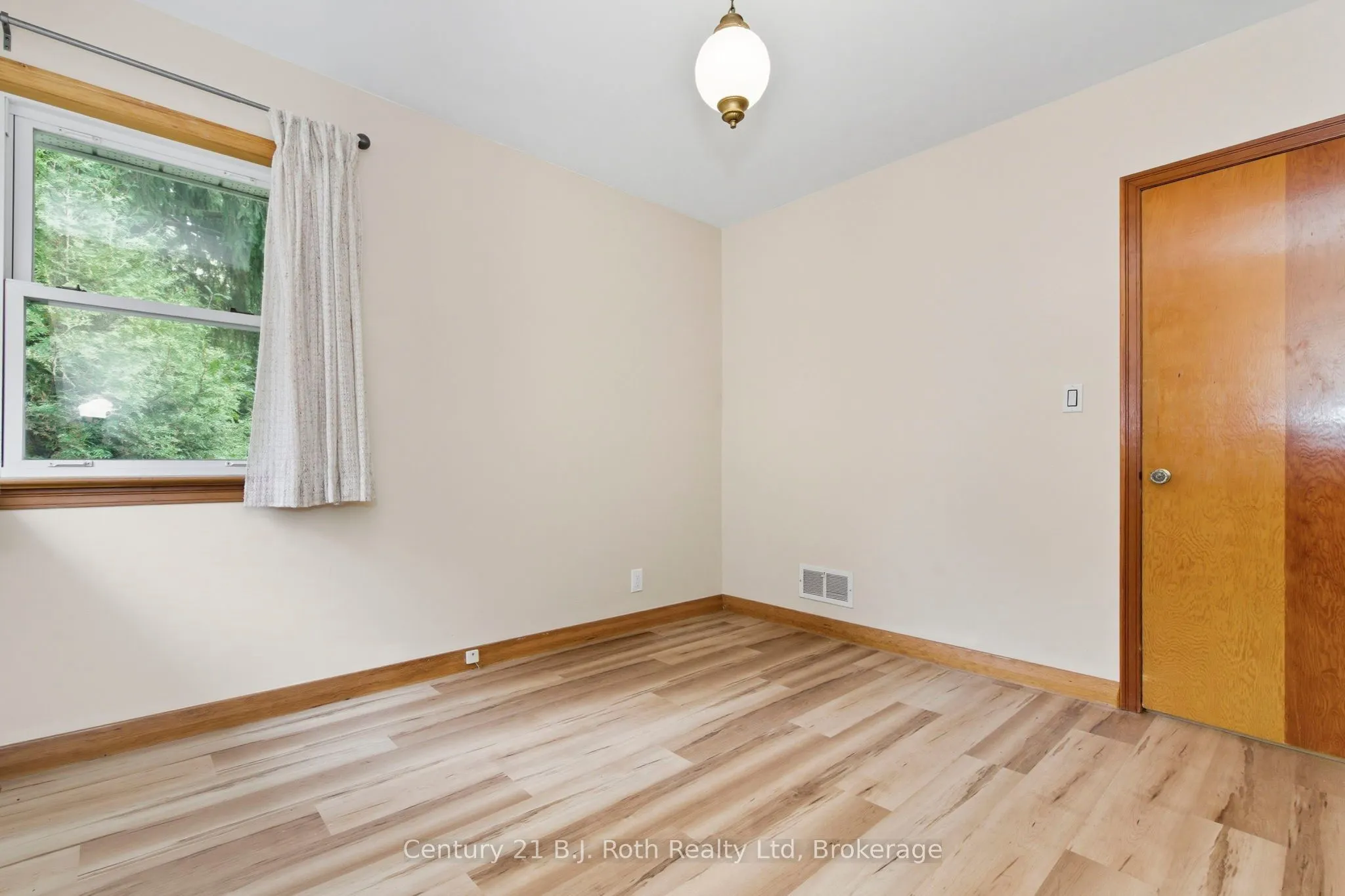 639 Yonge Street