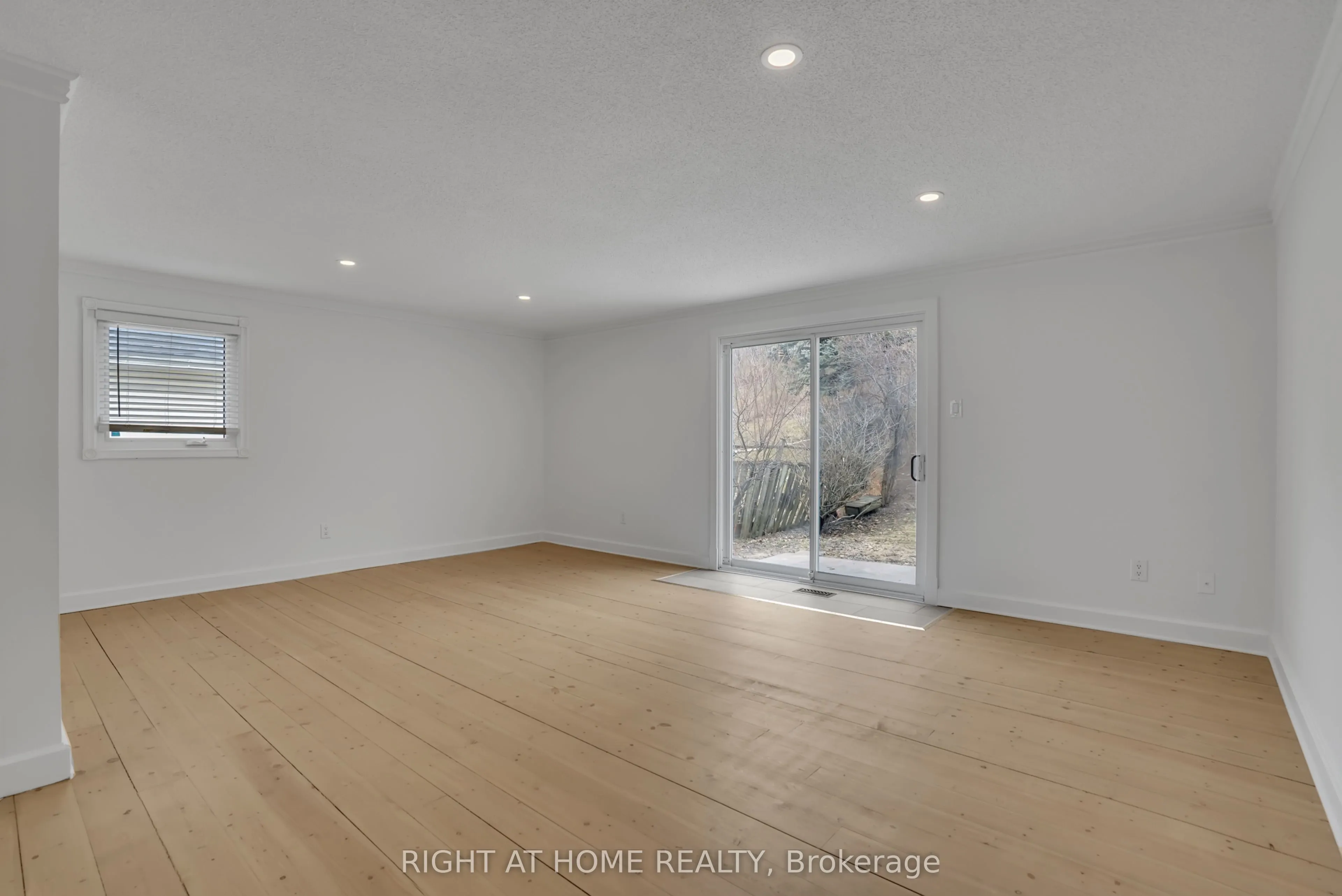 192 Edgehill (Upper) Drive