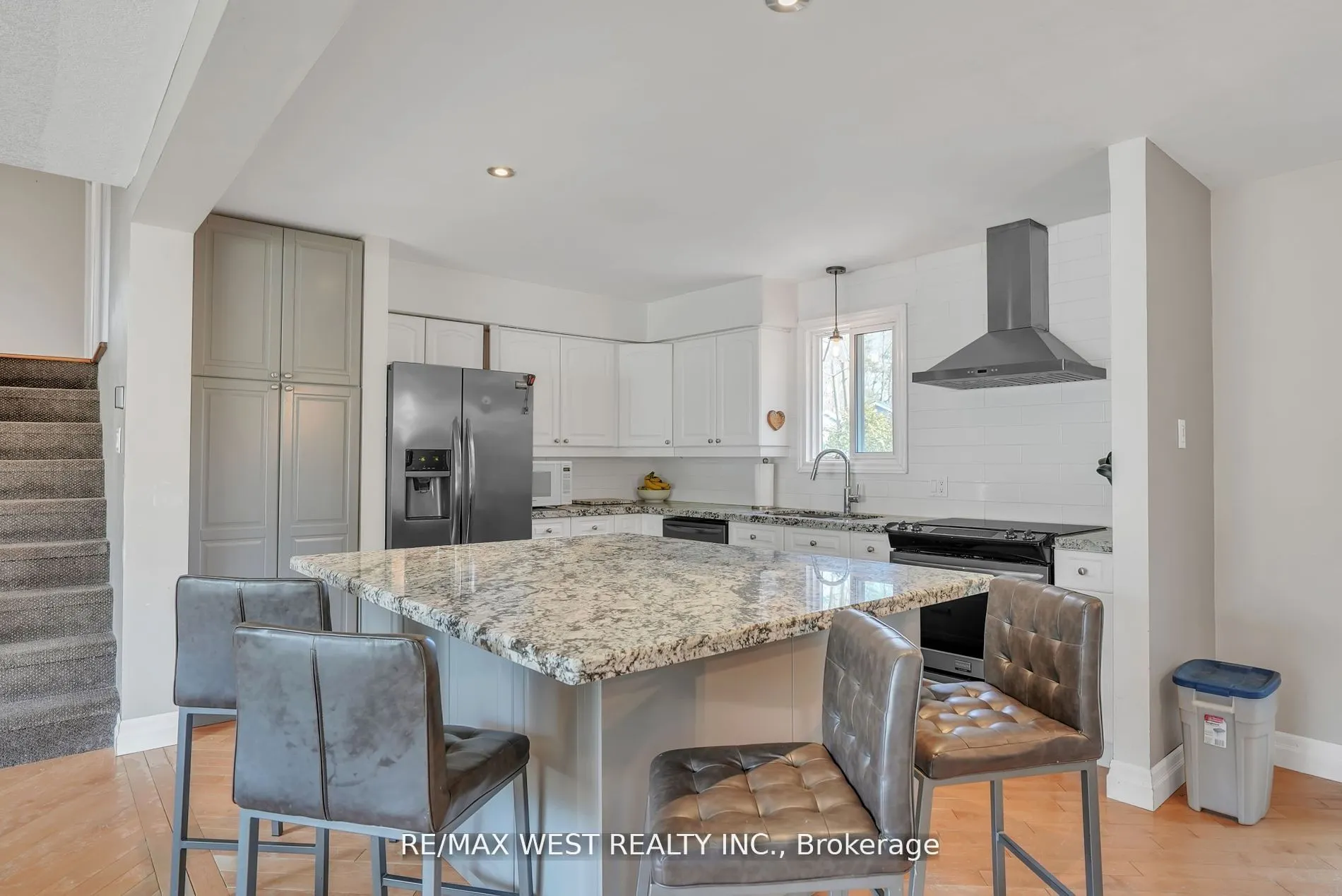 279 Sunnidale Road
