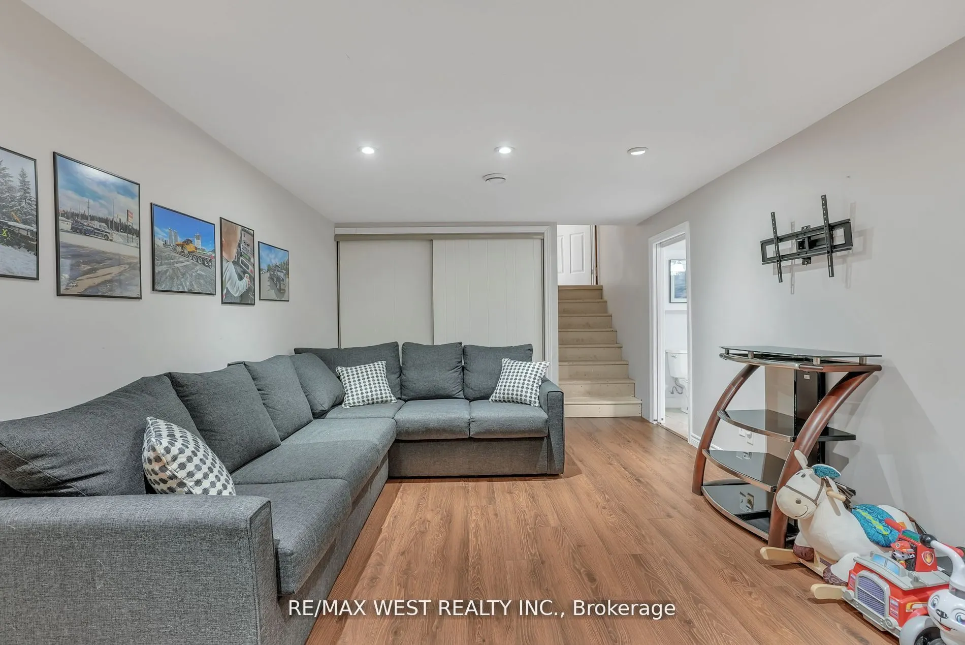 279 Sunnidale Road