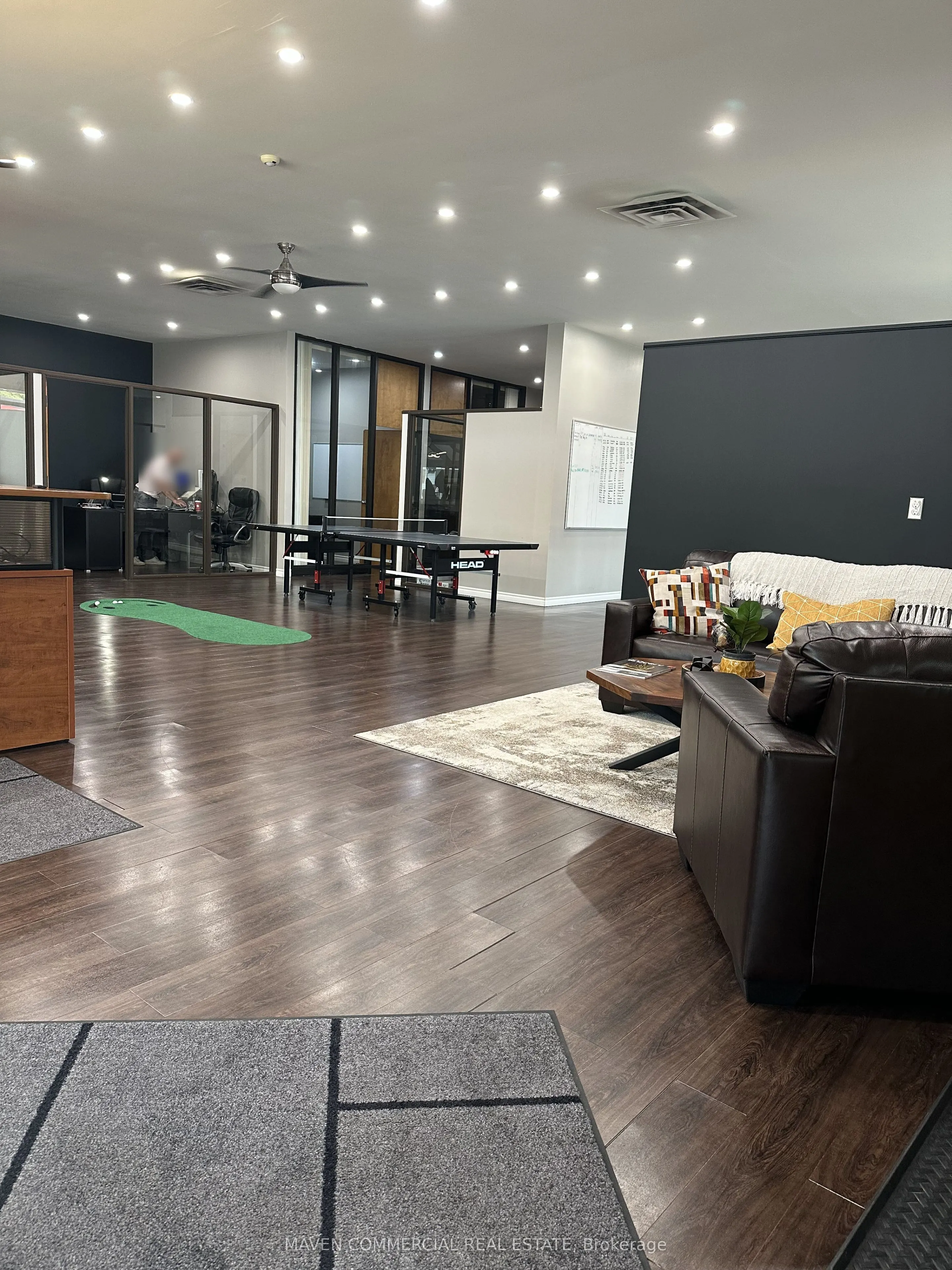 49 Essa Road, #1