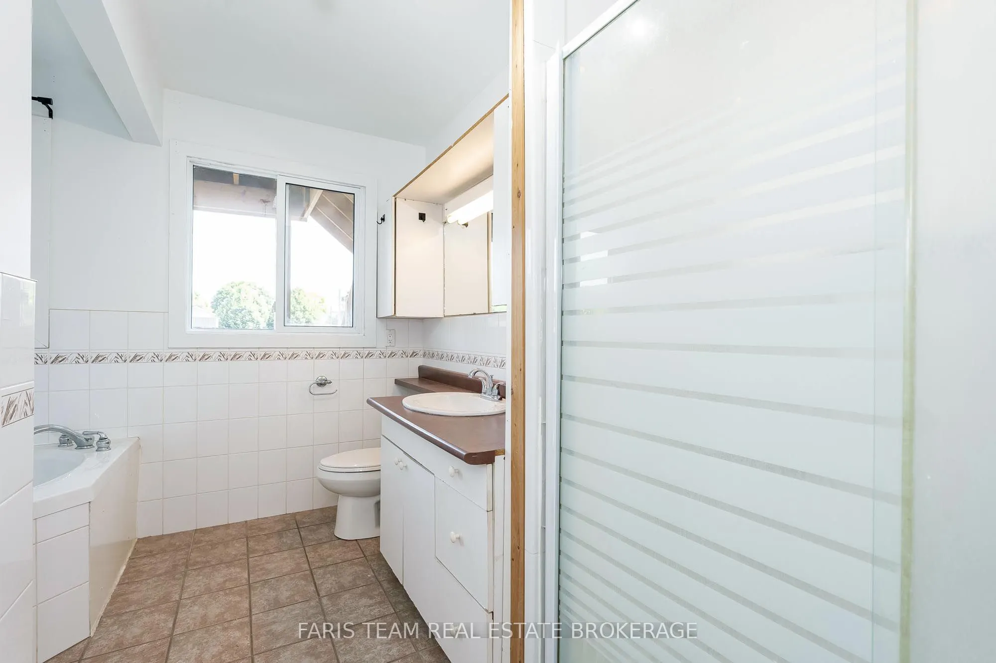 346 Lafontaine Road W