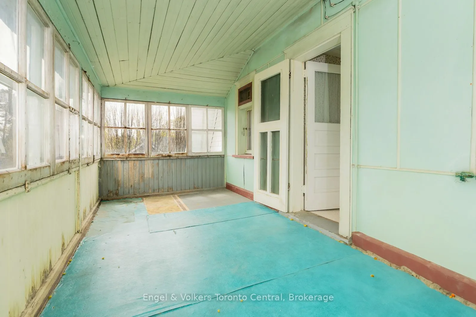 299 Napier Street