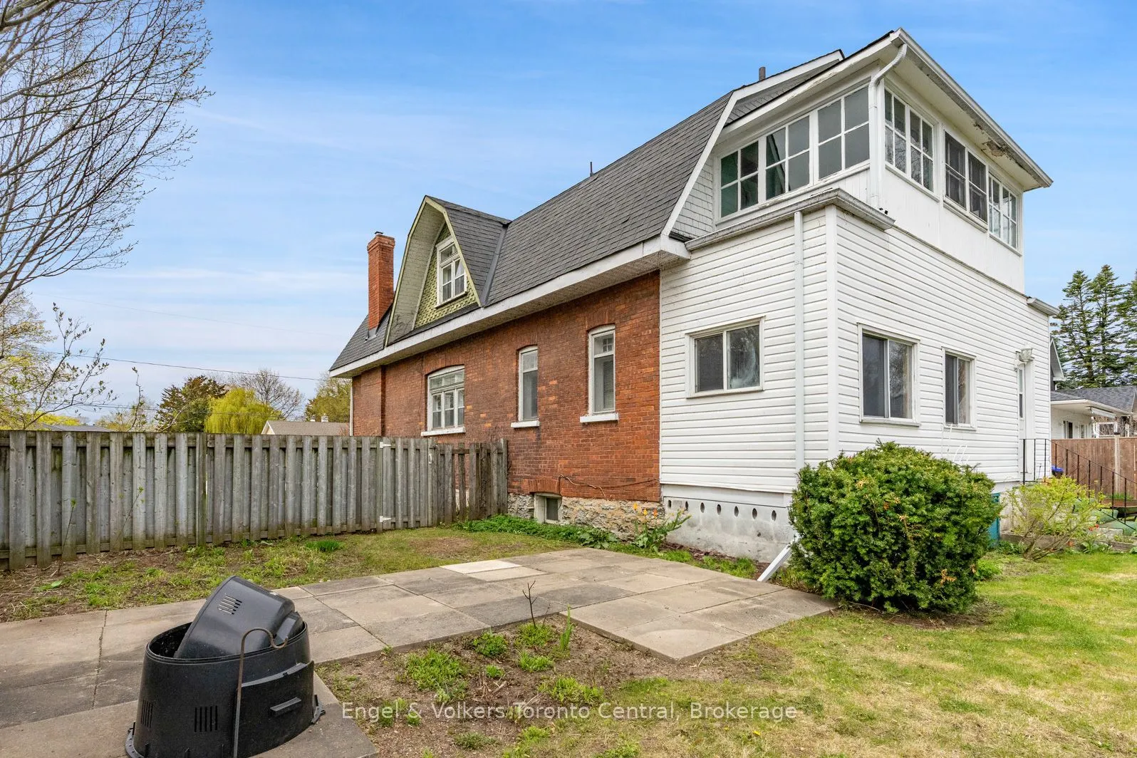 299 Napier Street