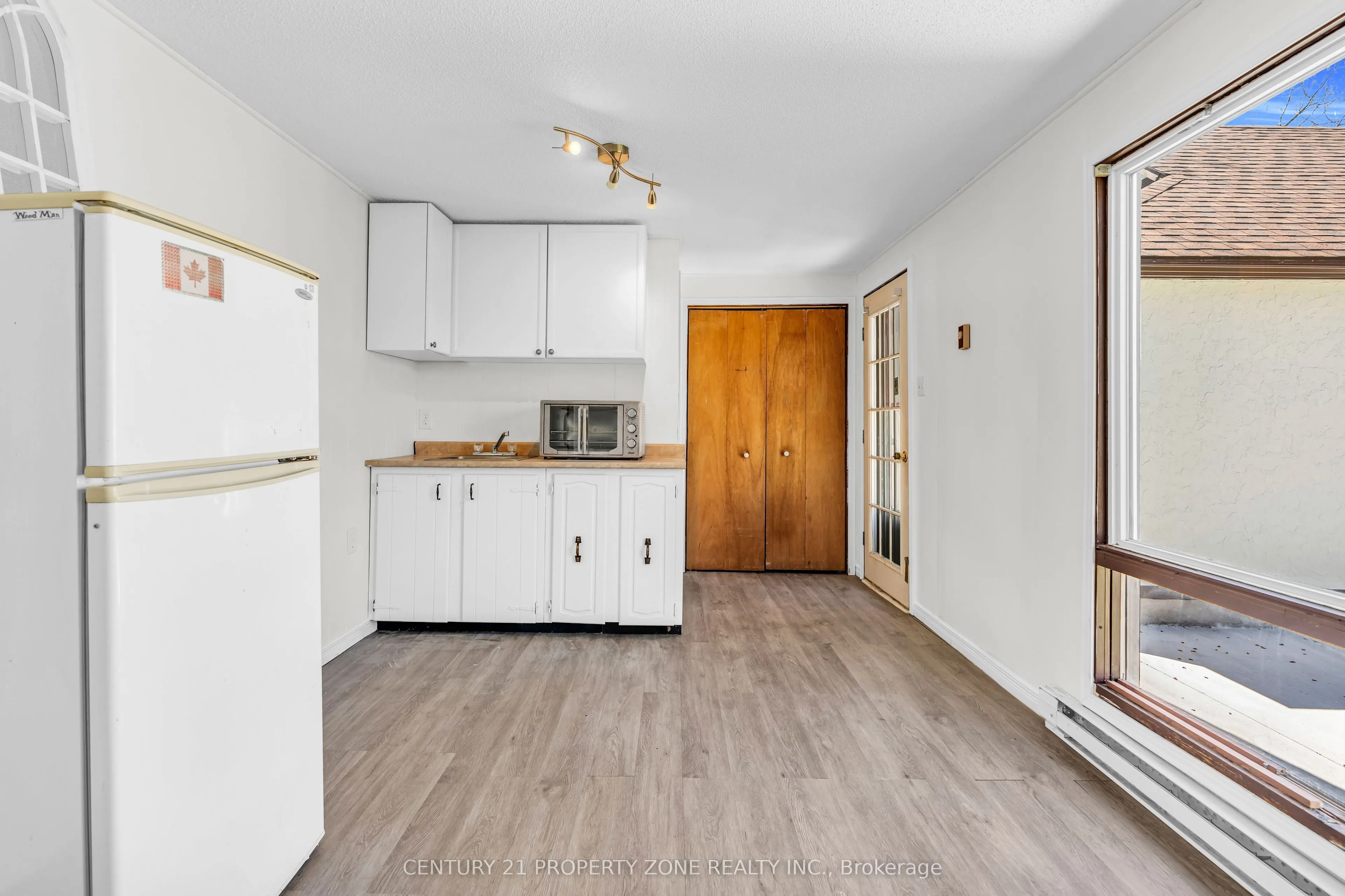 1312 River Road W