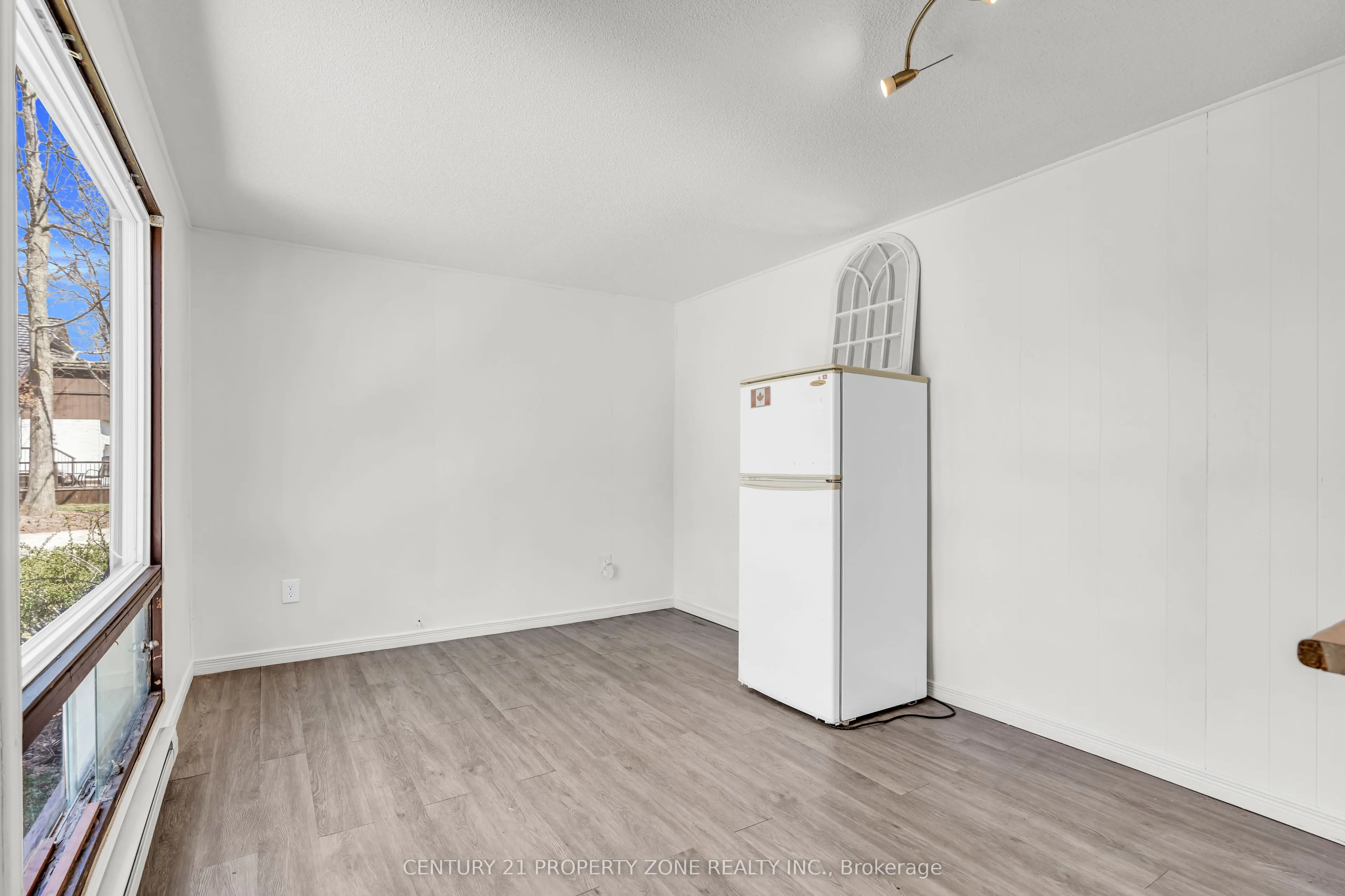 1312 River Road W