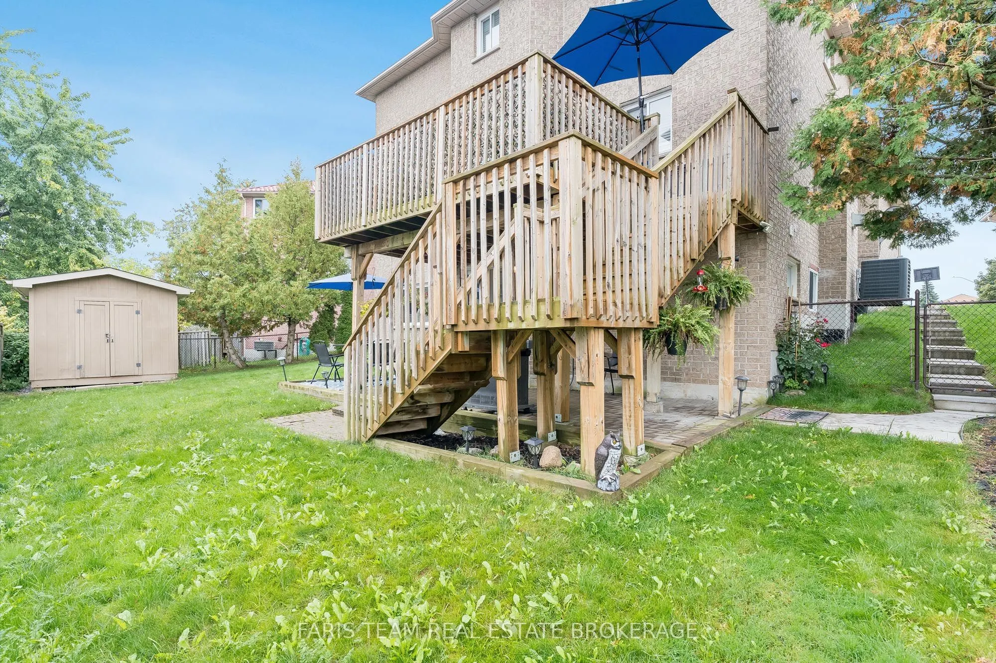 7 Round Leaf Court