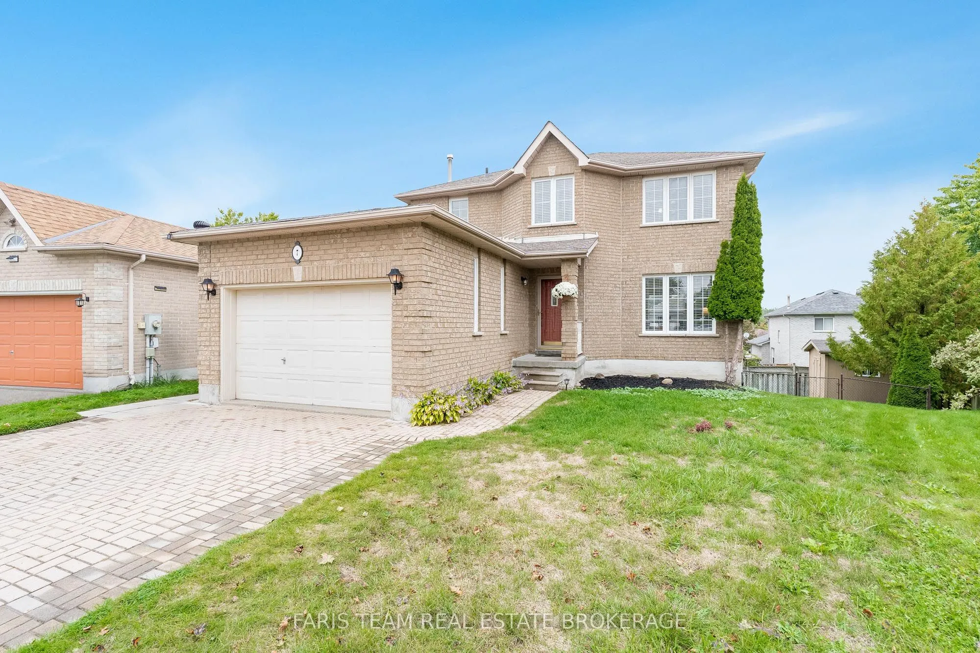 7 Round Leaf Court