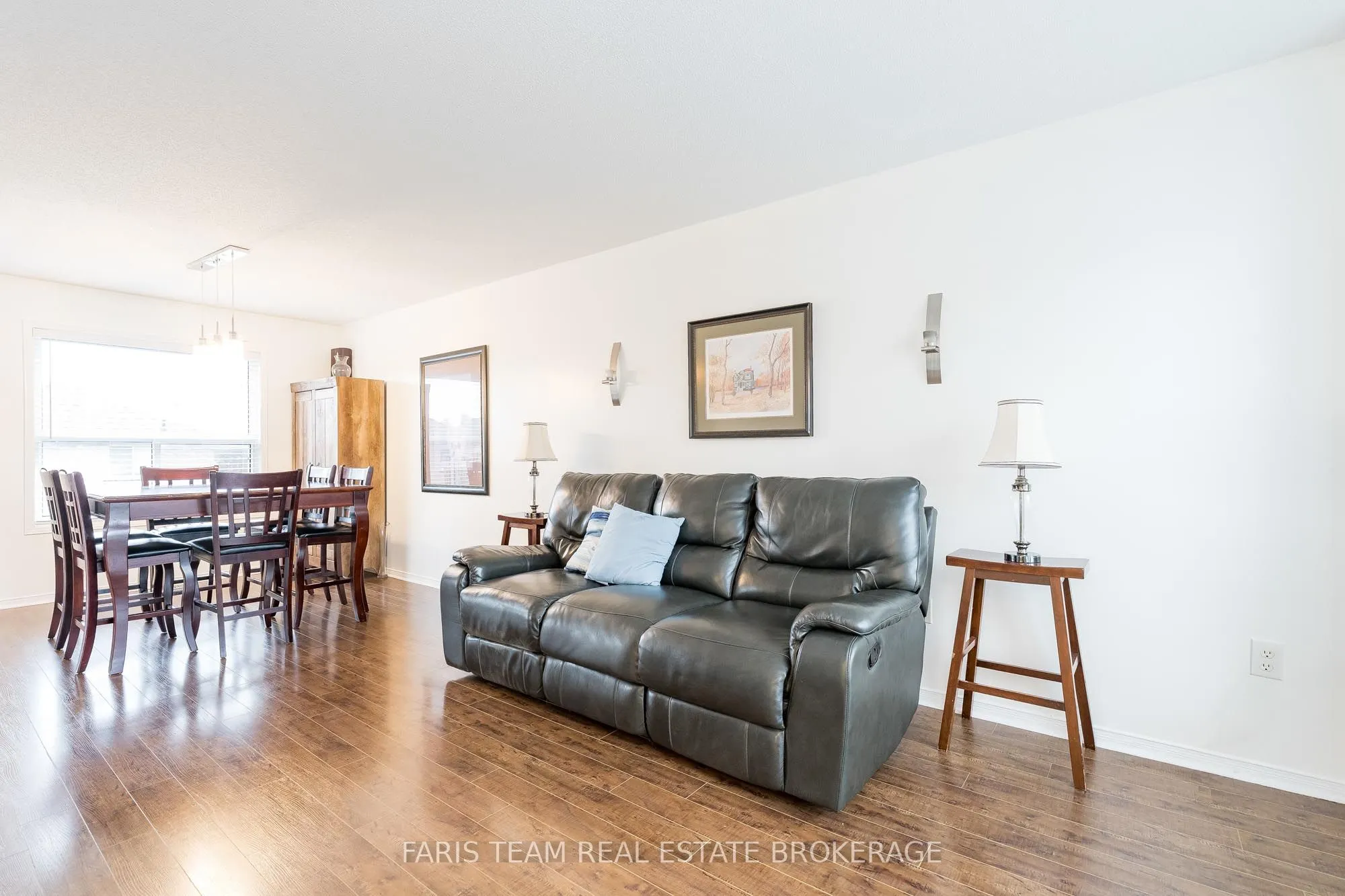 7 Round Leaf Court