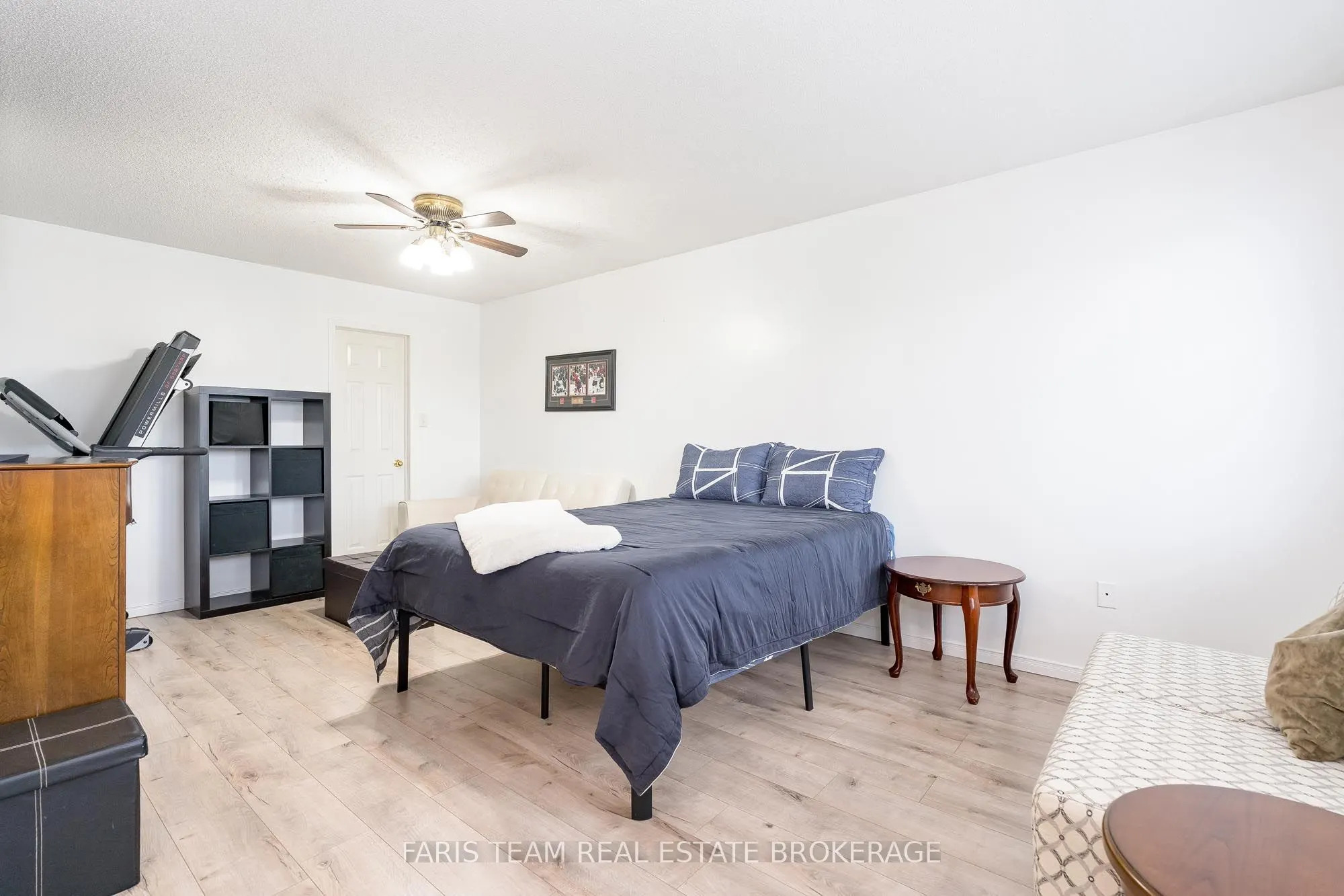 7 Round Leaf Court