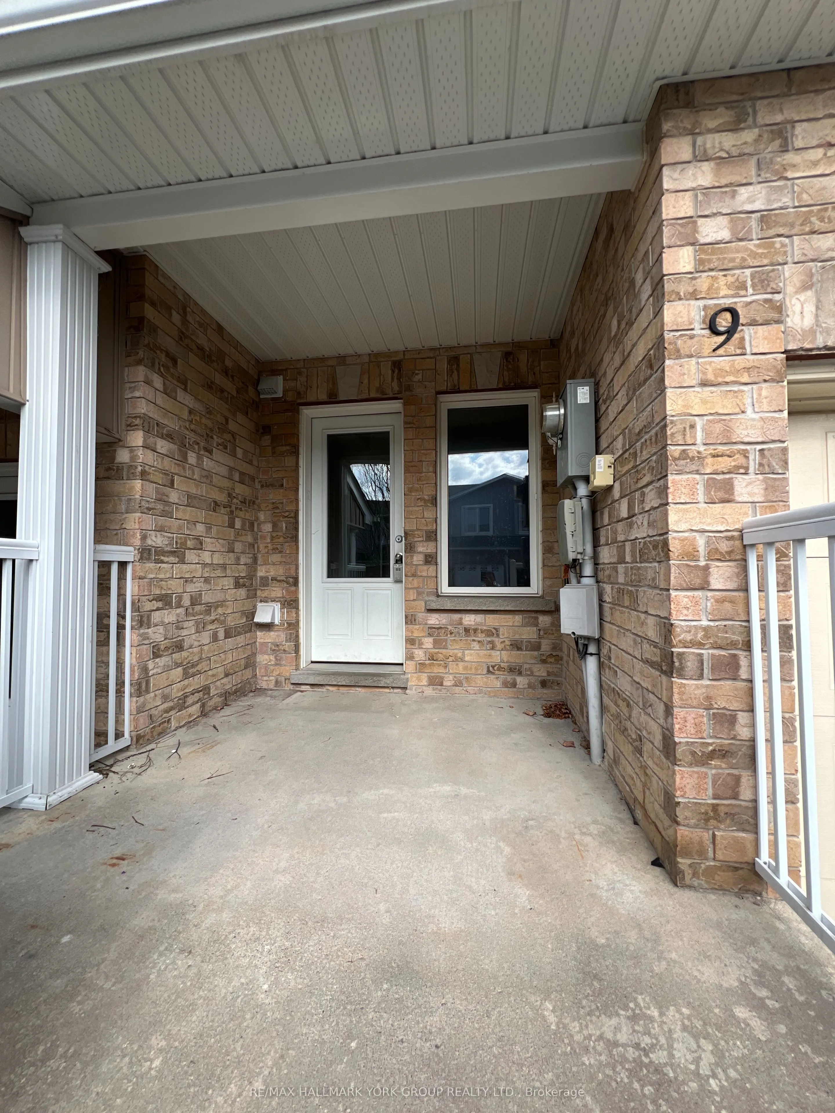 75 Prince William Way, #9