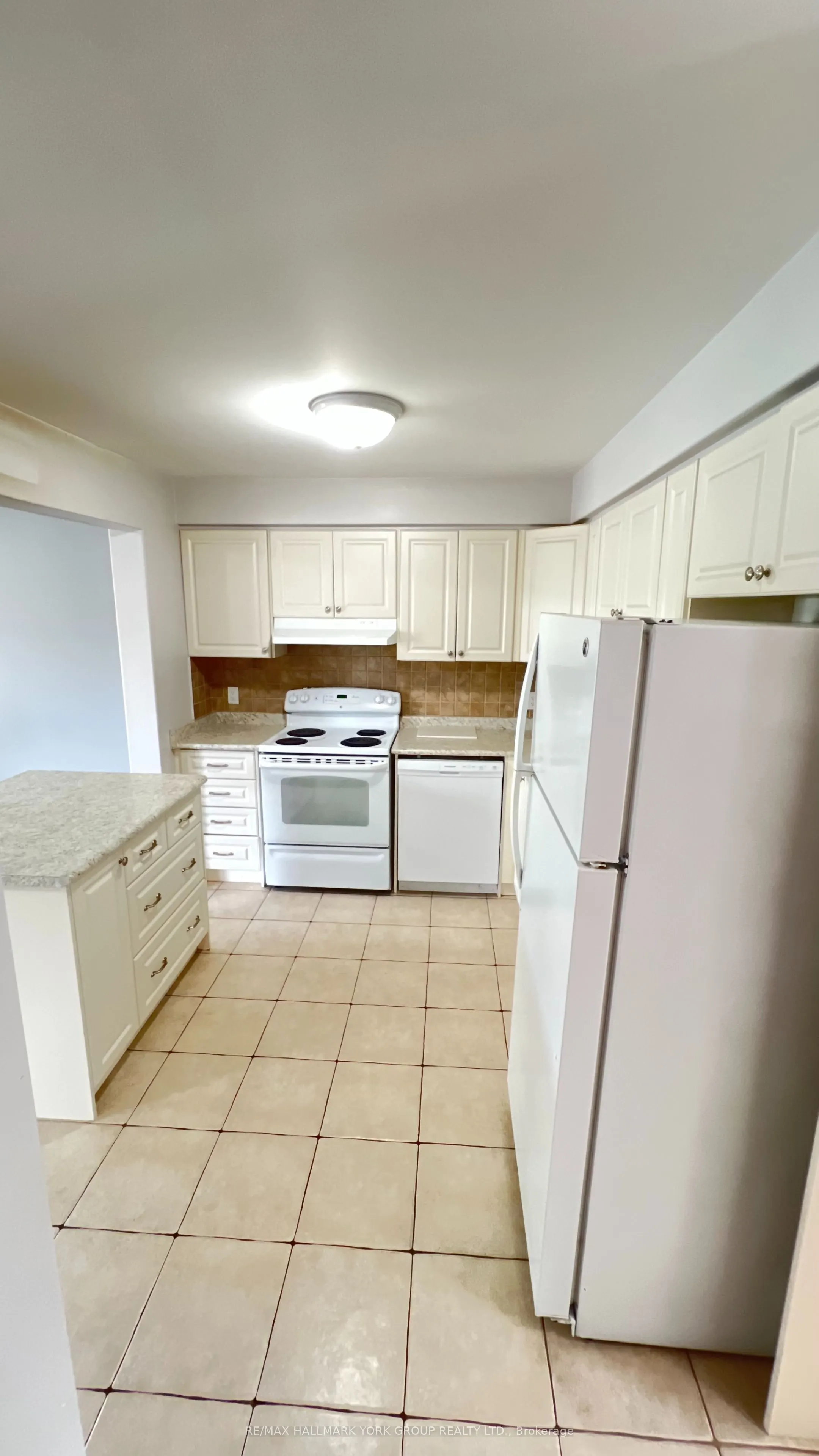 75 Prince William Way, #9