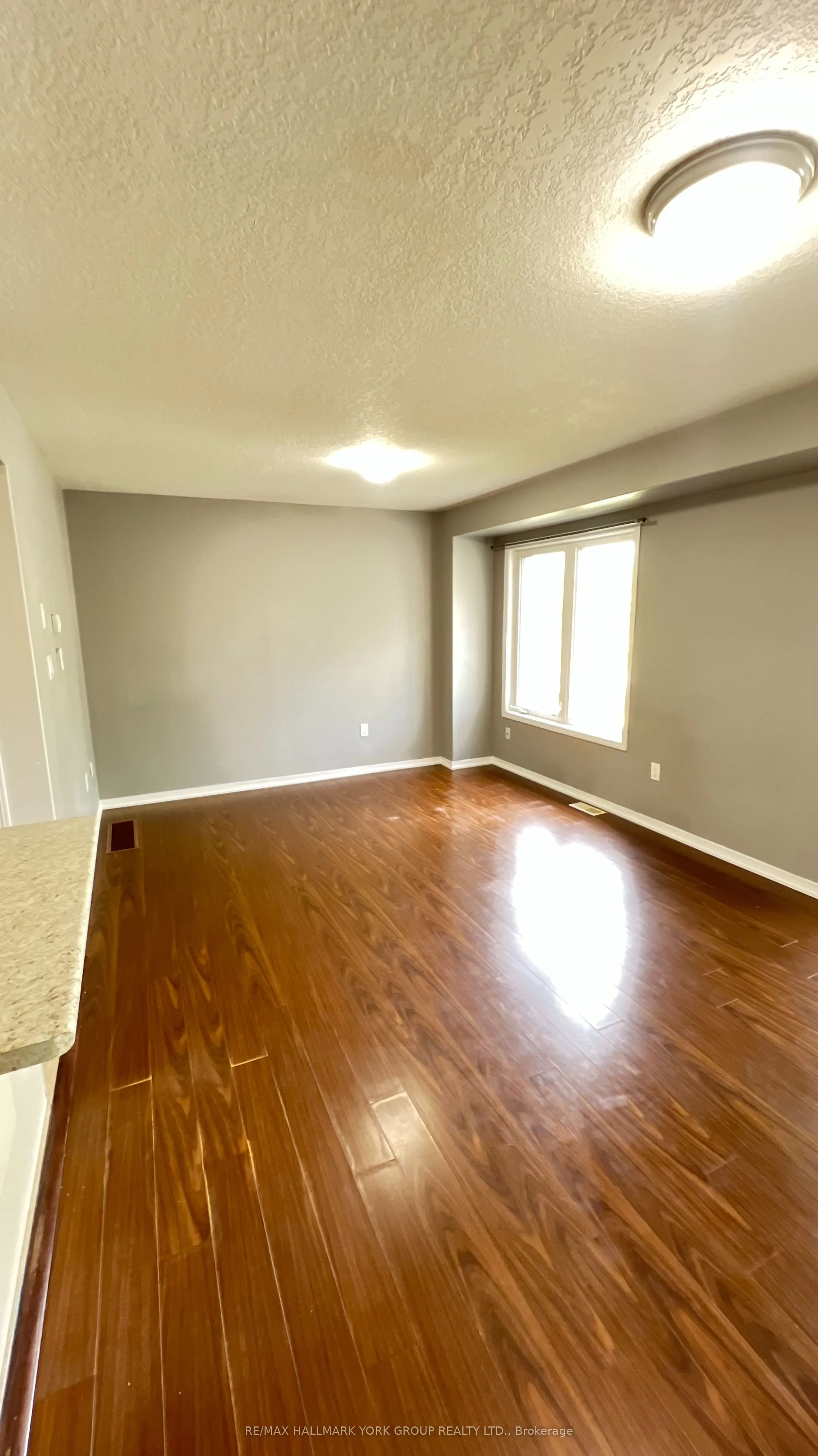 75 Prince William Way, #9