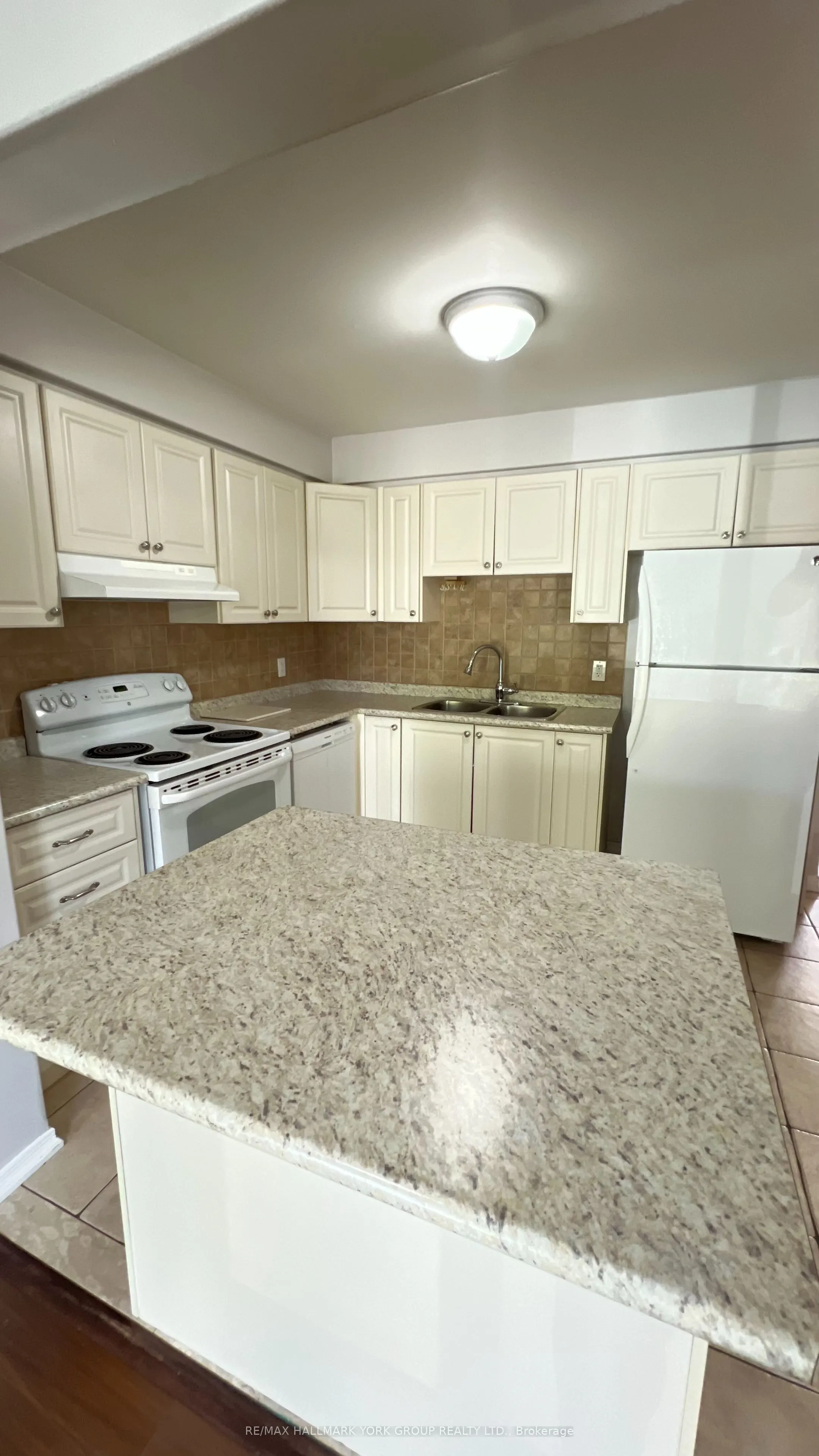 75 Prince William Way, #9