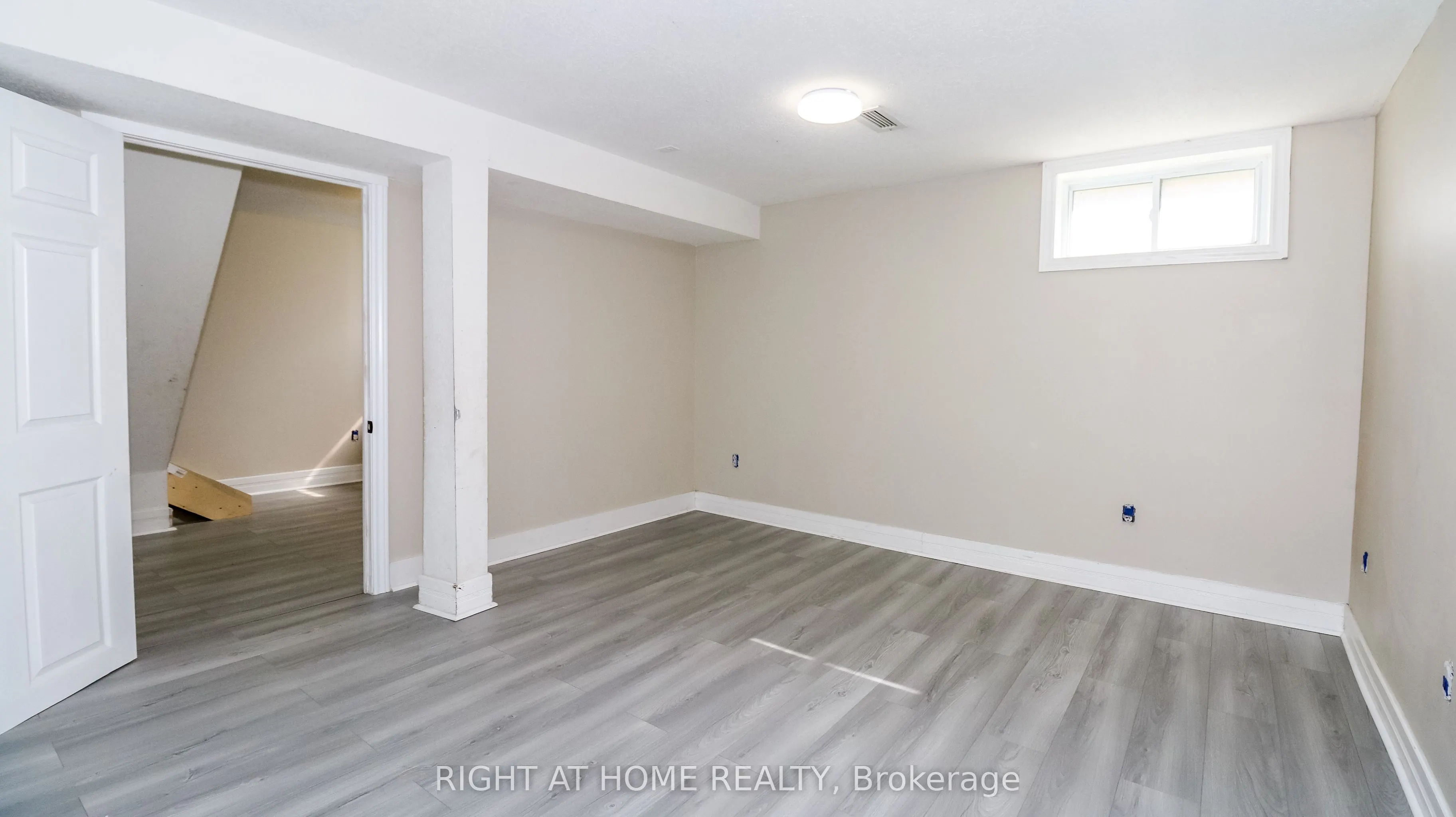 11 Newton Street W