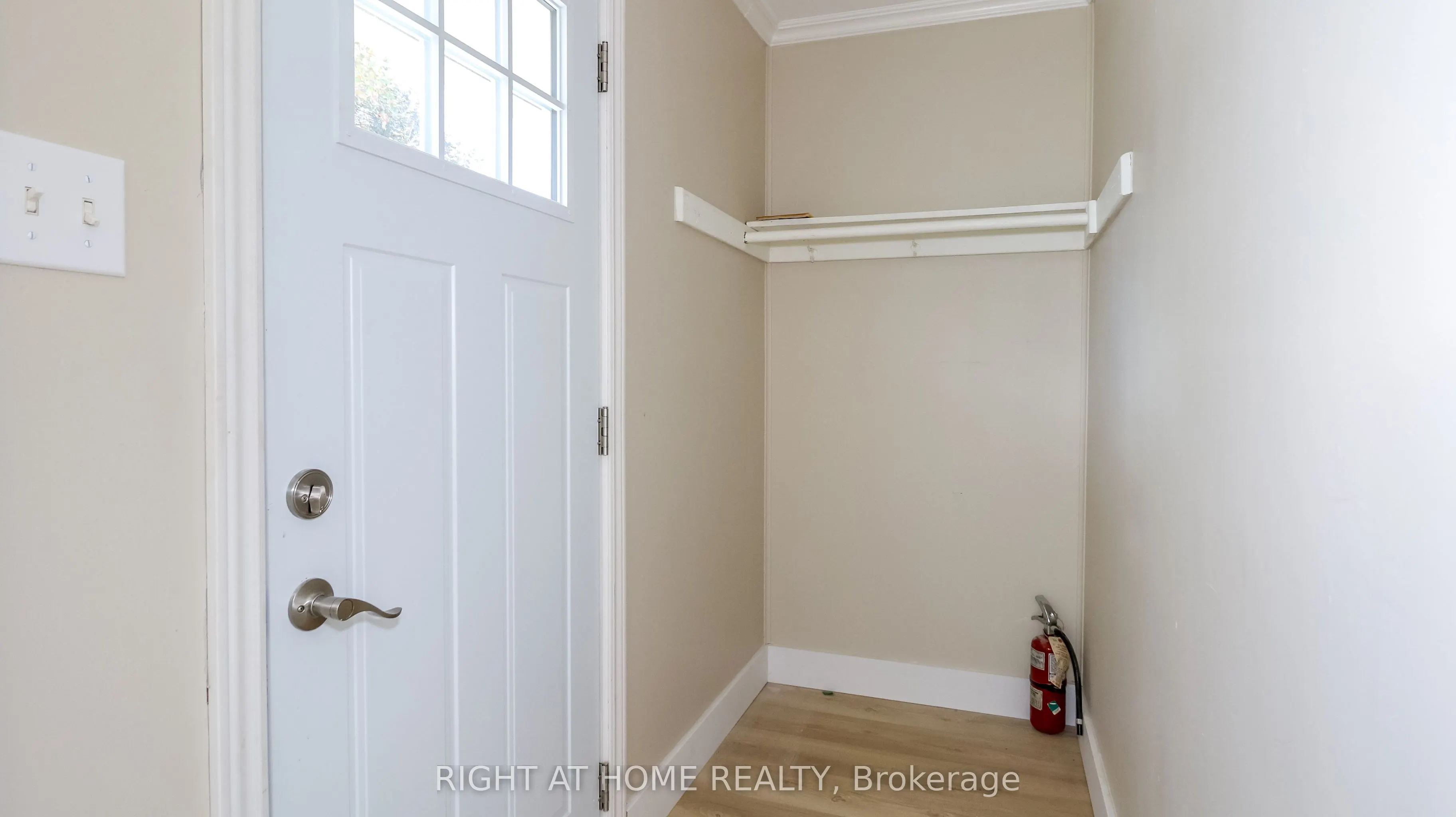 11 Newton Street W