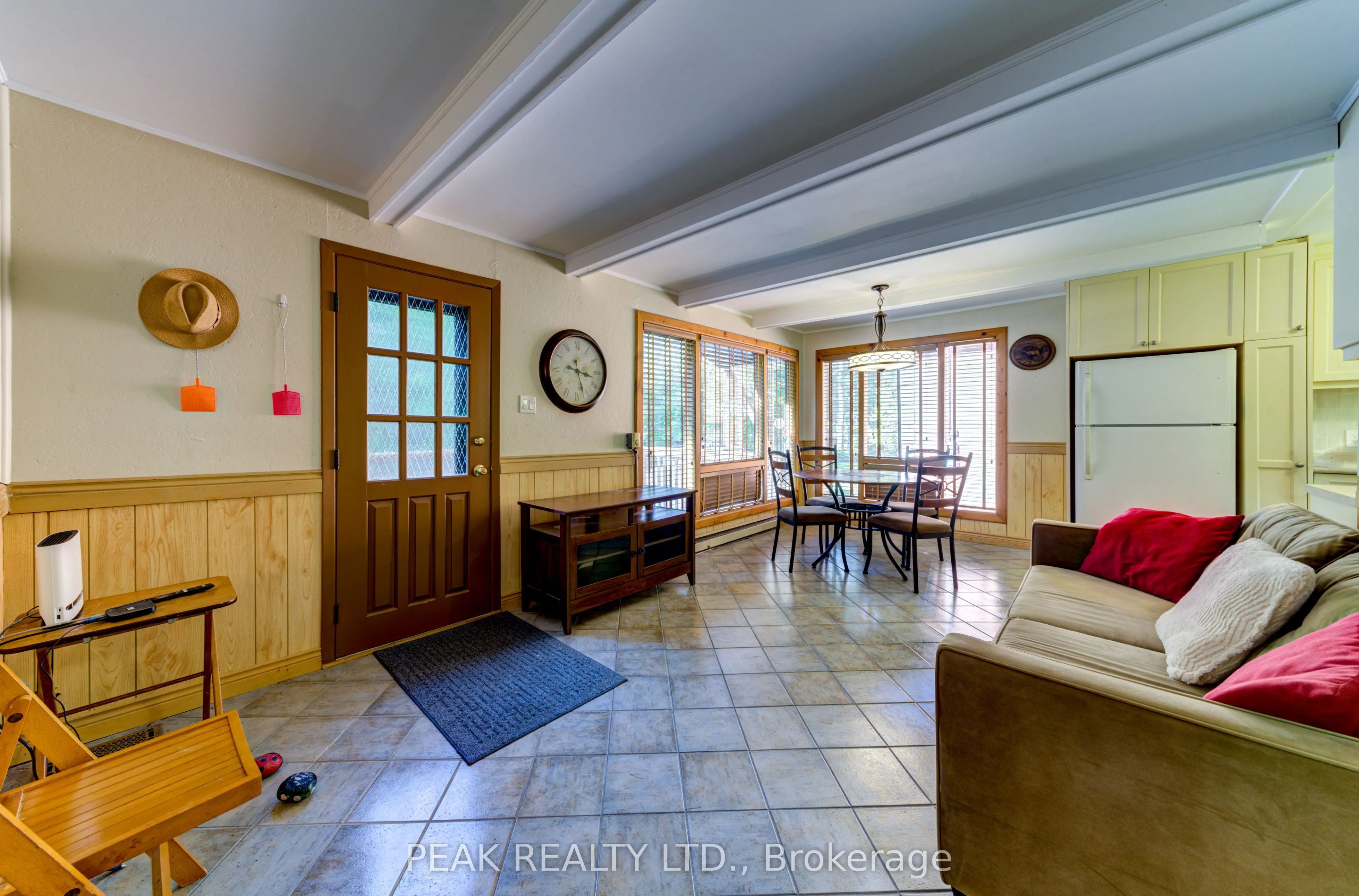 11 Glen Avenue S