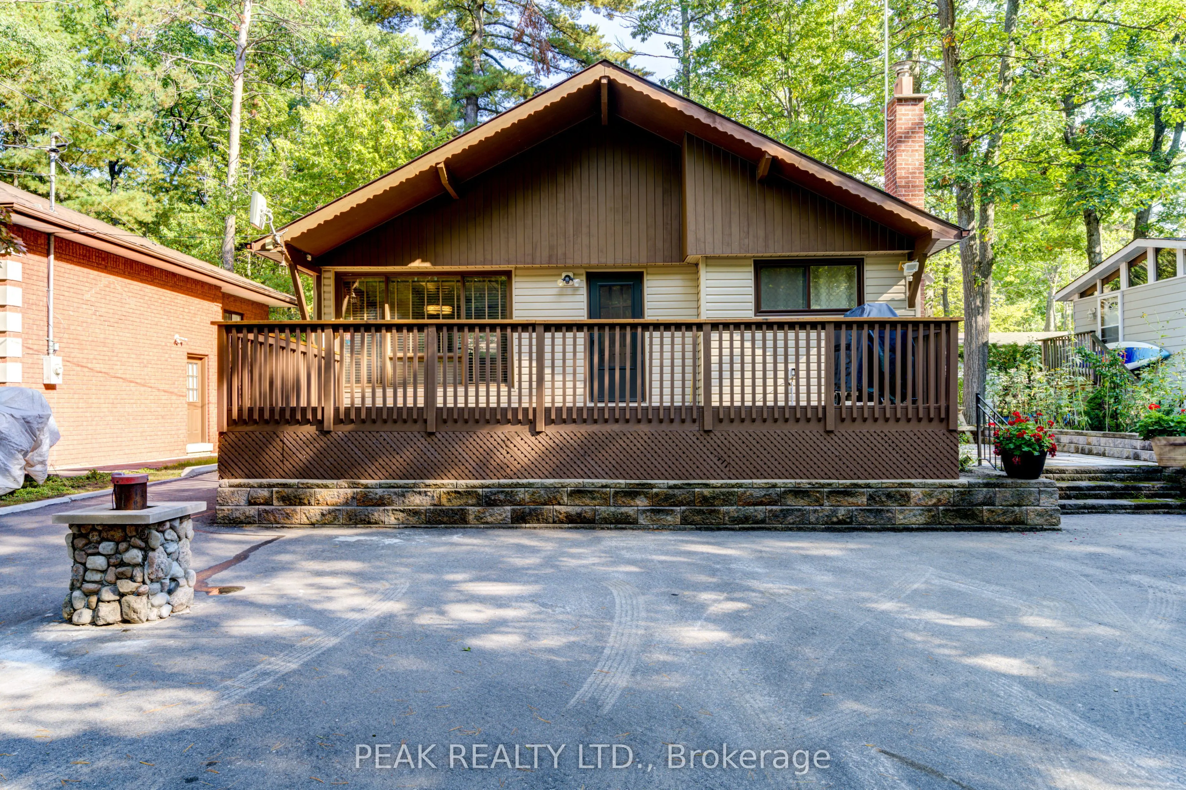 11 Glen Avenue S