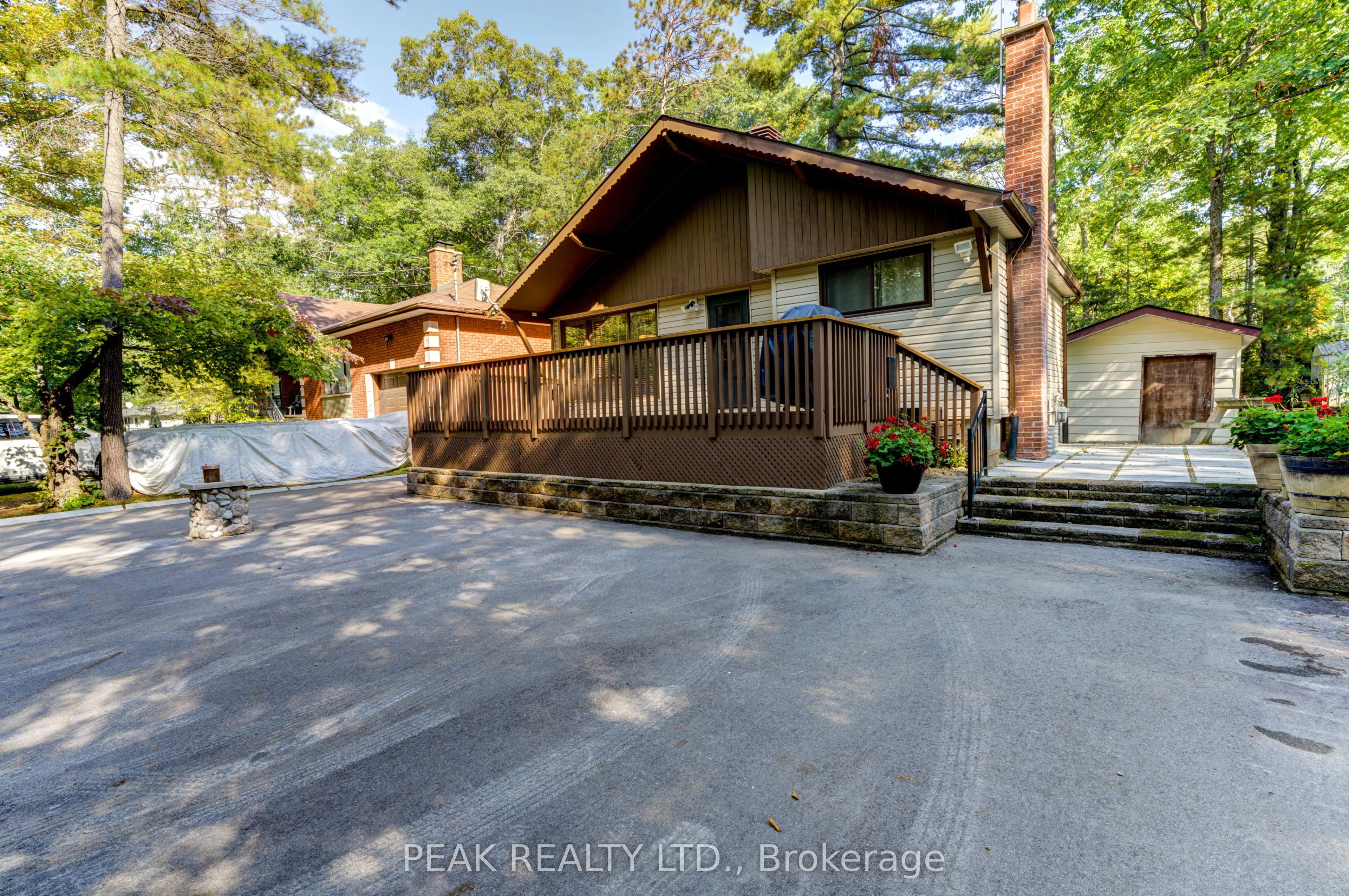 11 Glen Avenue S