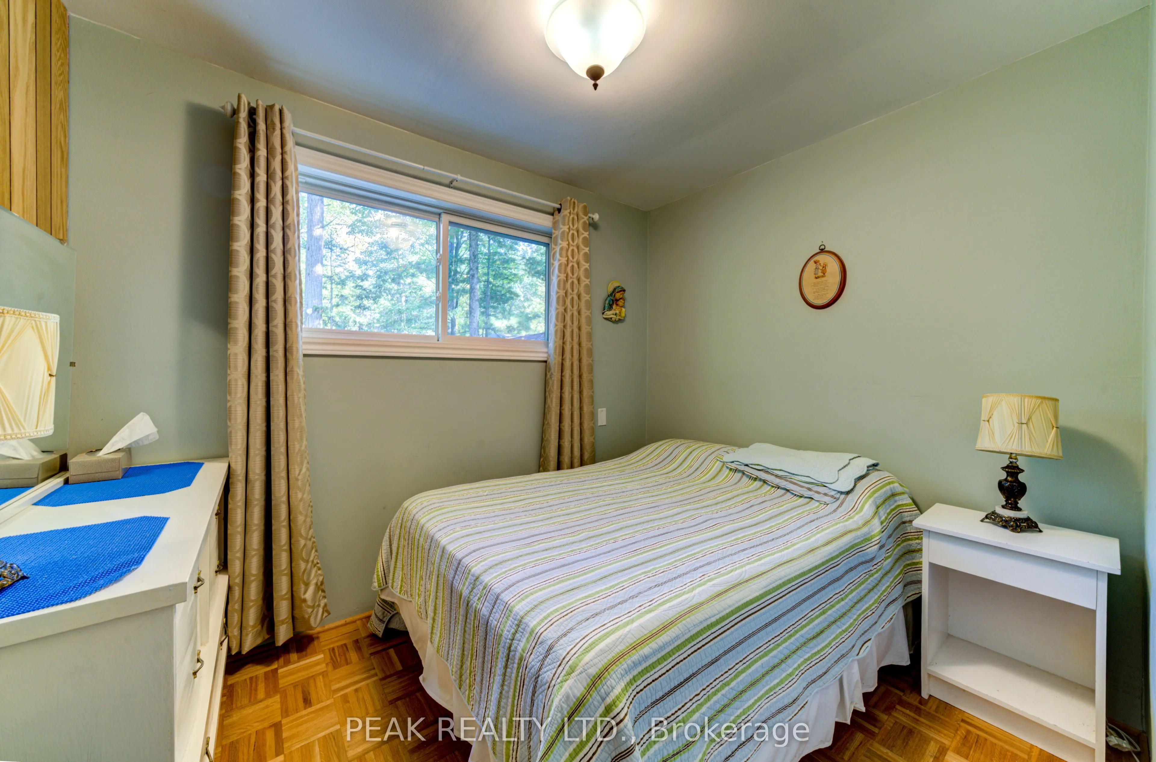 11 Glen Avenue S