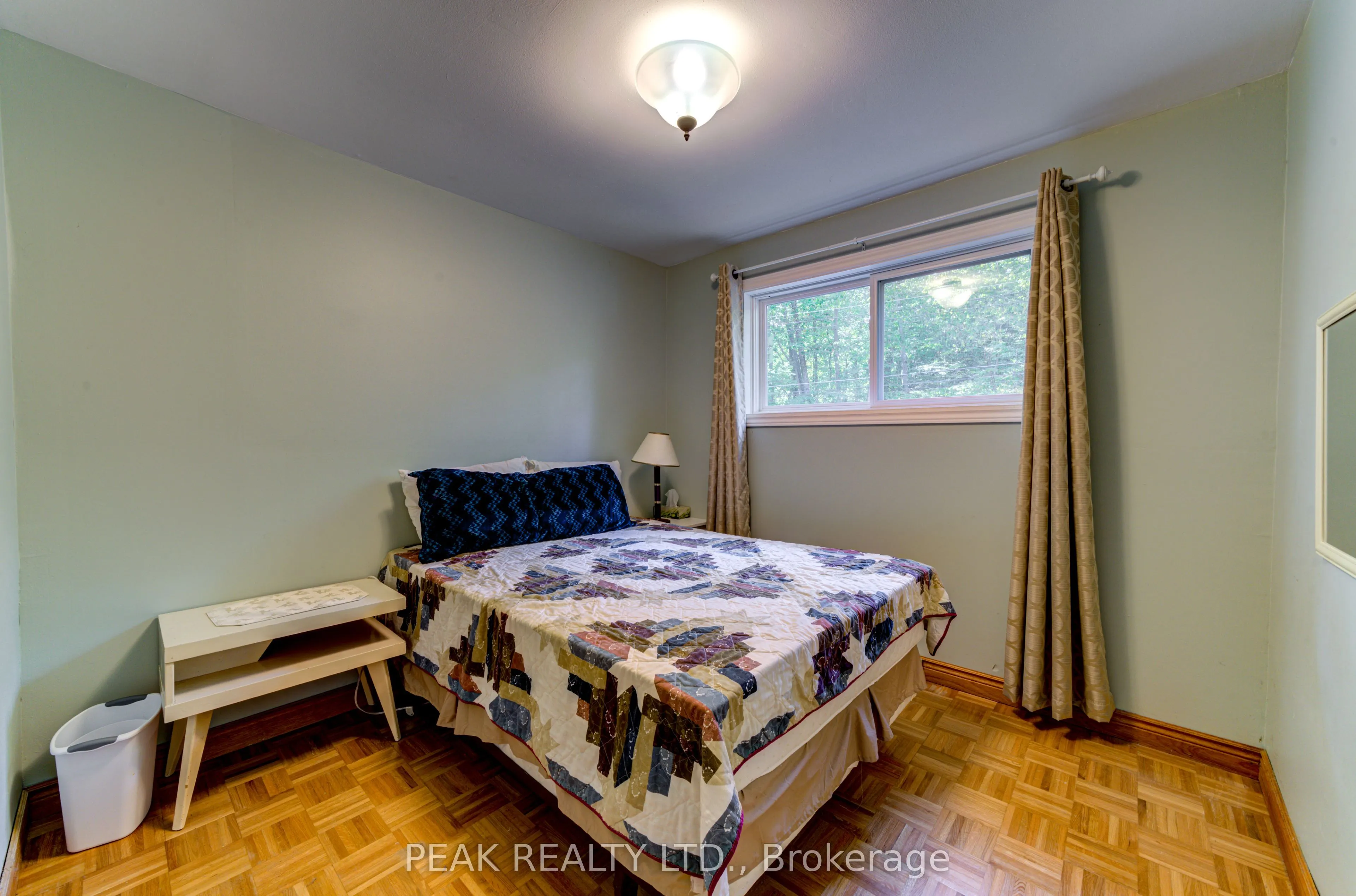 11 Glen Avenue S