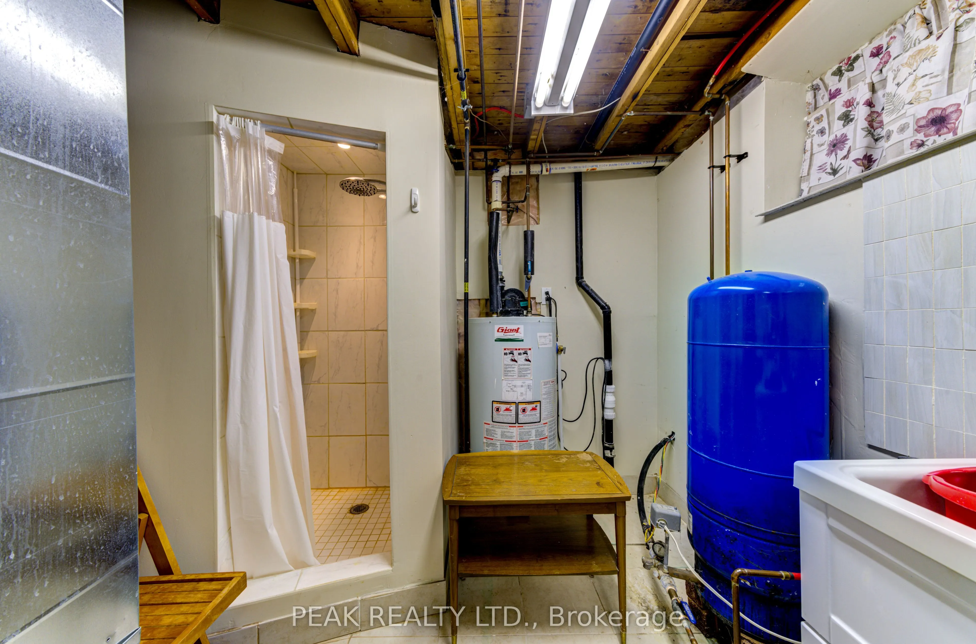 11 Glen Avenue S