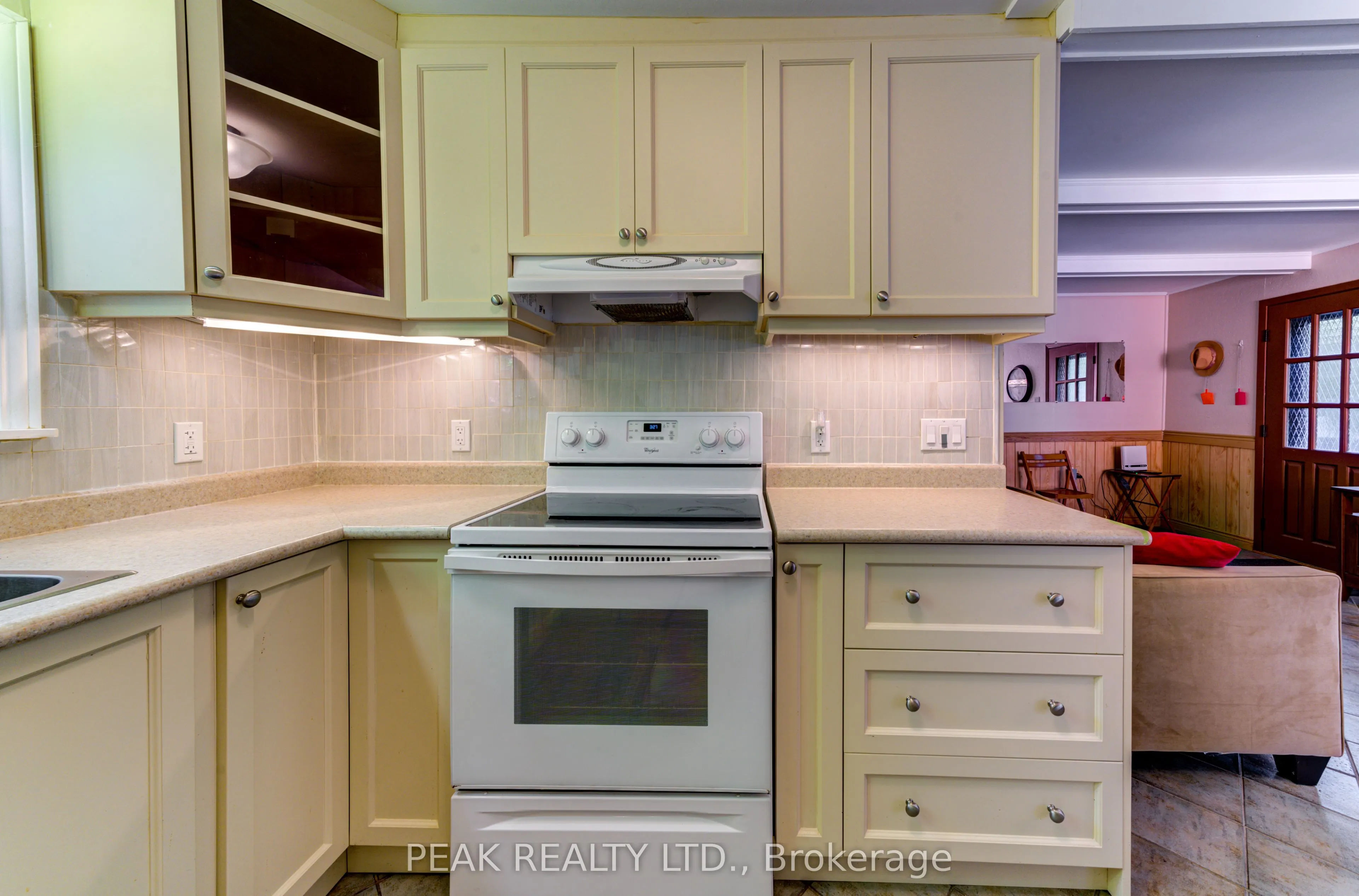 11 Glen Avenue S