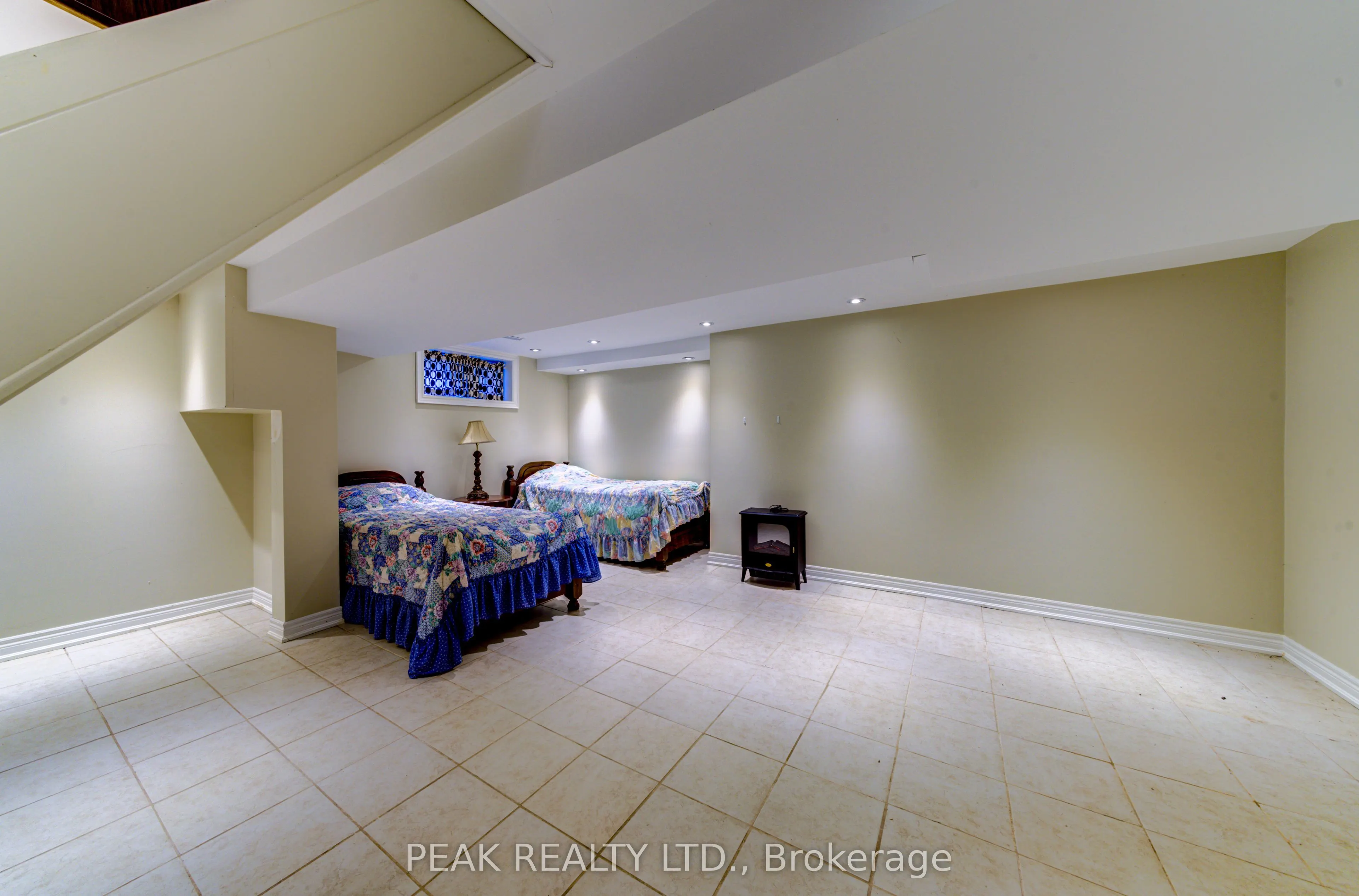 11 Glen Avenue S