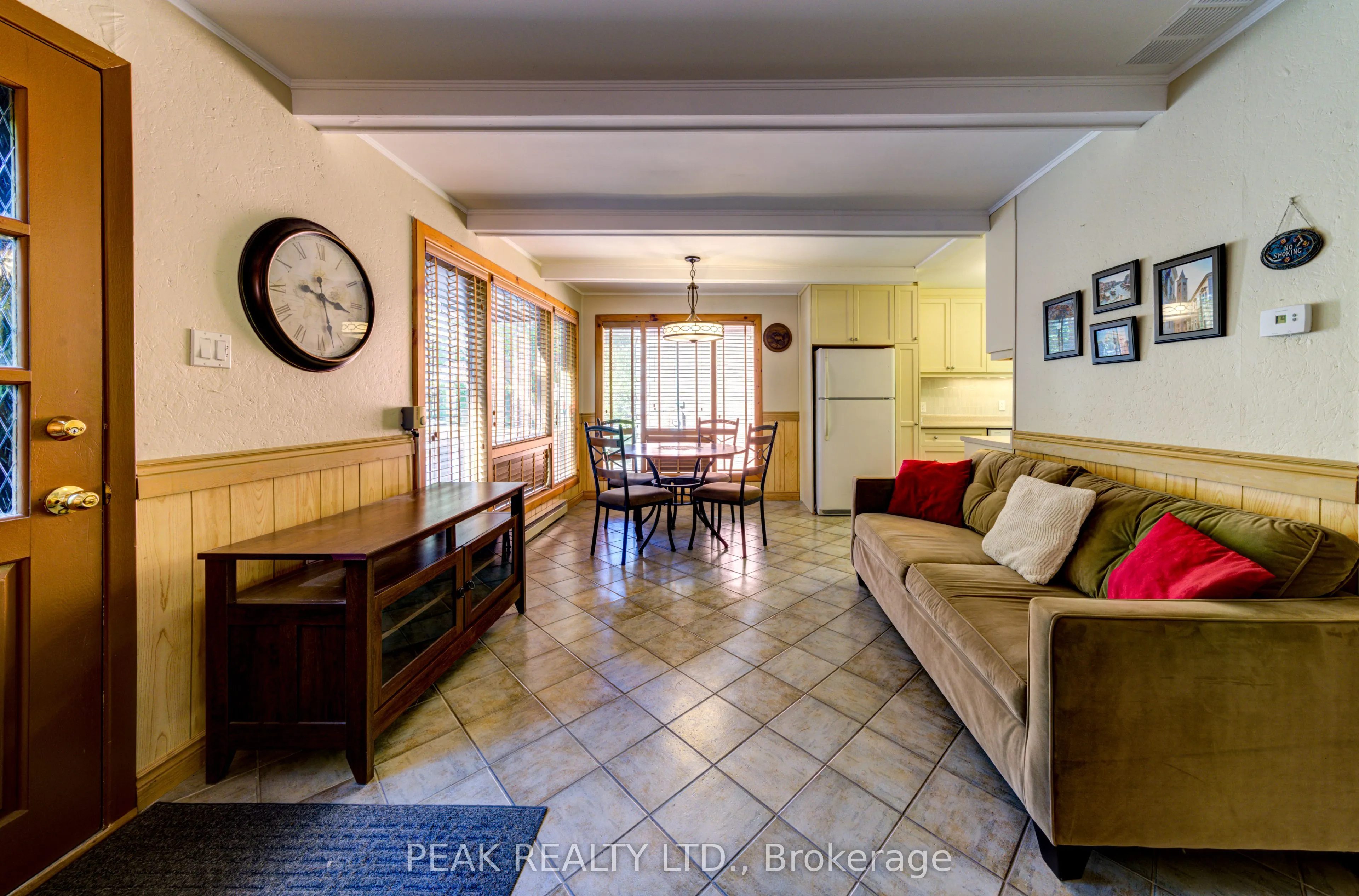 11 Glen Avenue S