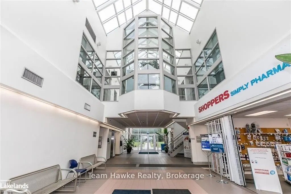 240 PENETANGUISHENE Road, #204