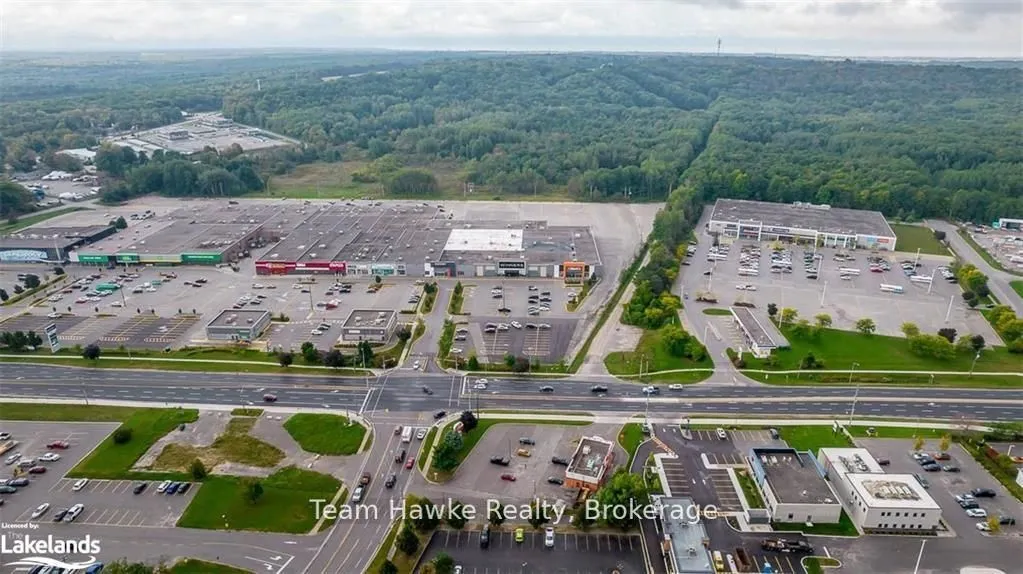 240 PENETANGUISHENE Road, #204