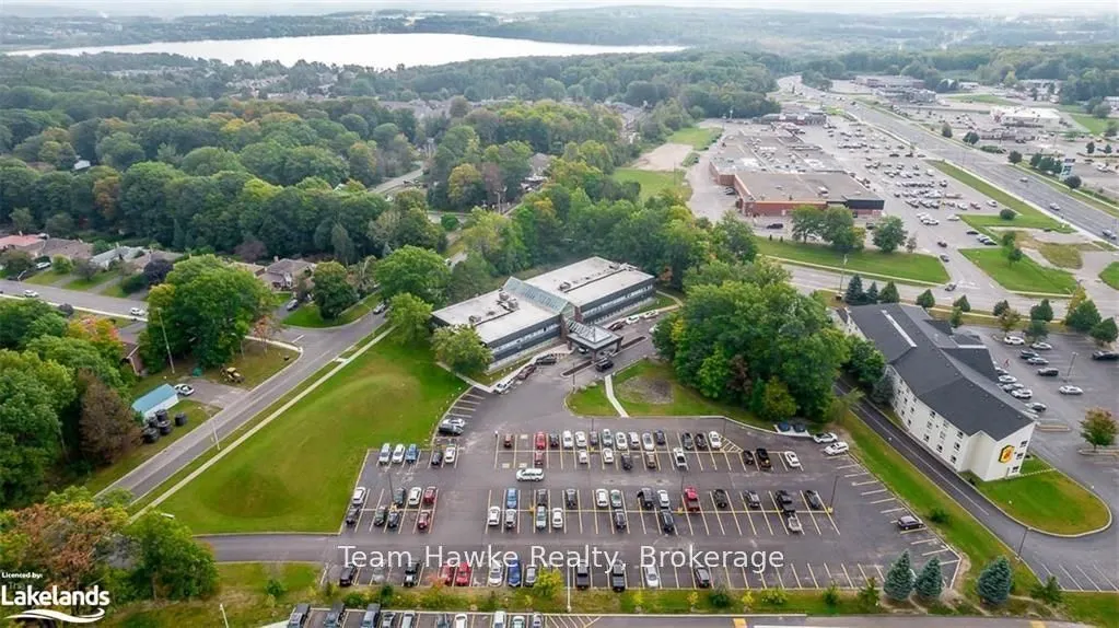 240 PENETANGUISHENE Road, #204